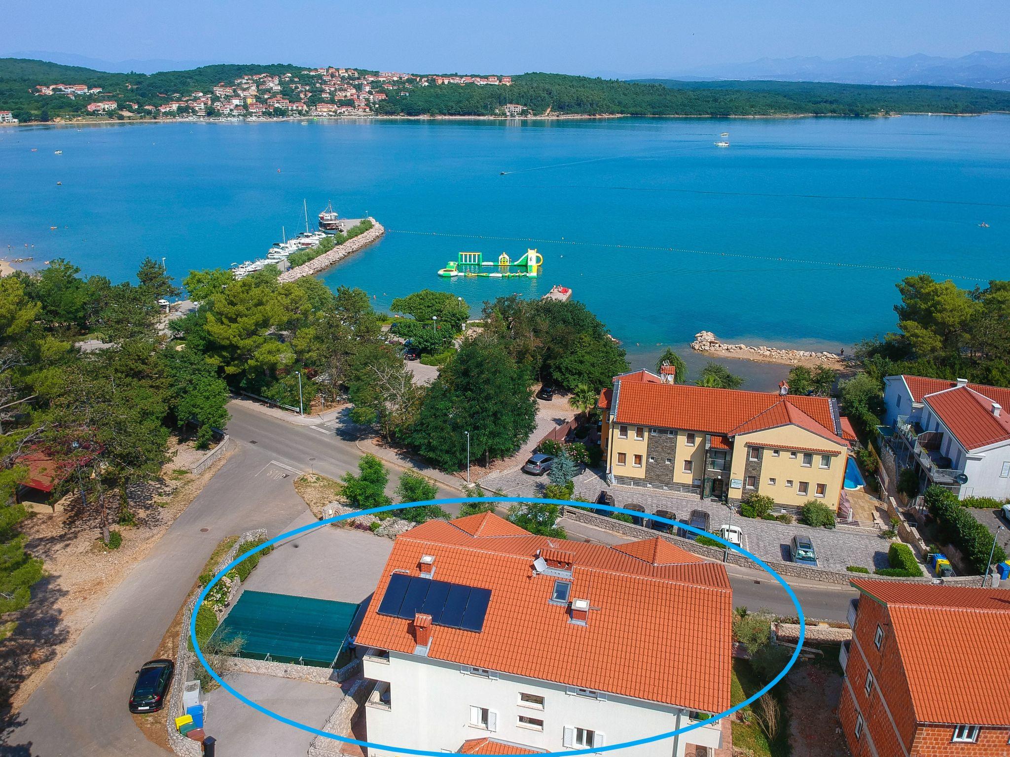 Foto 1 - Apartment mit 2 Schlafzimmern in Dobrinj mit blick aufs meer