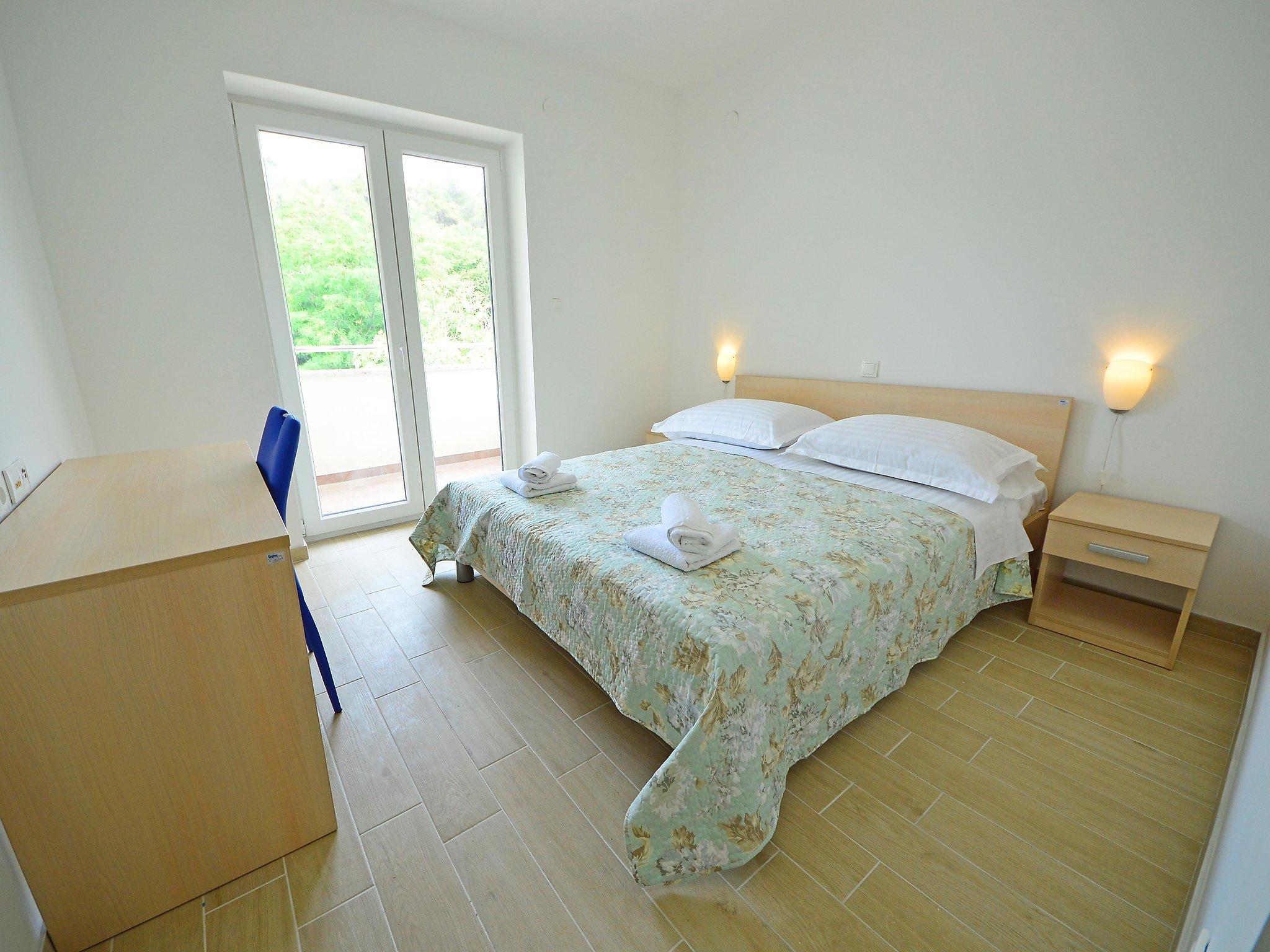 Foto 11 - Apartamento de 2 habitaciones en Dobrinj con vistas al mar