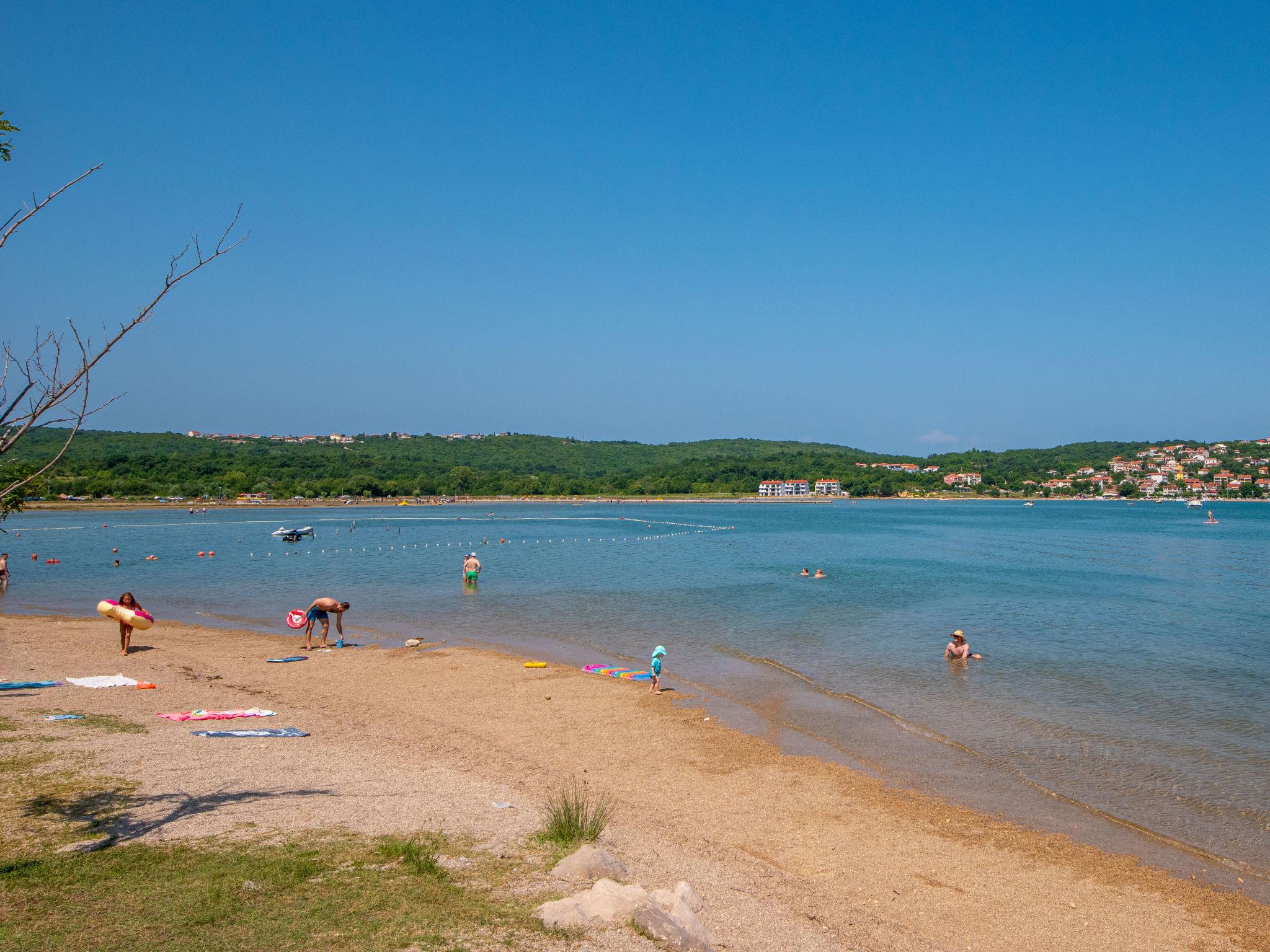 Photo 26 - 2 bedroom Apartment in Dobrinj with sea view