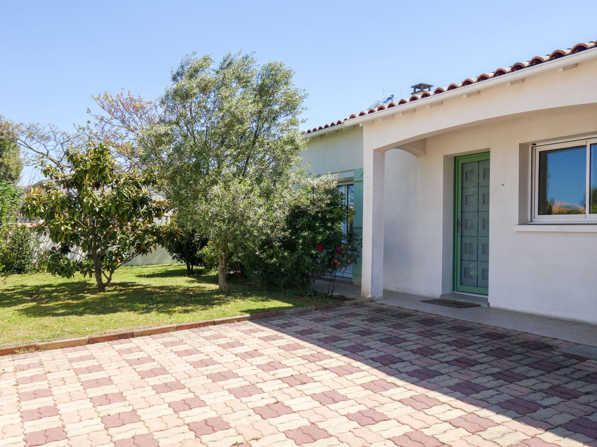 Foto 1 - Casa de 3 quartos em Vaux-sur-Mer com jardim e terraço