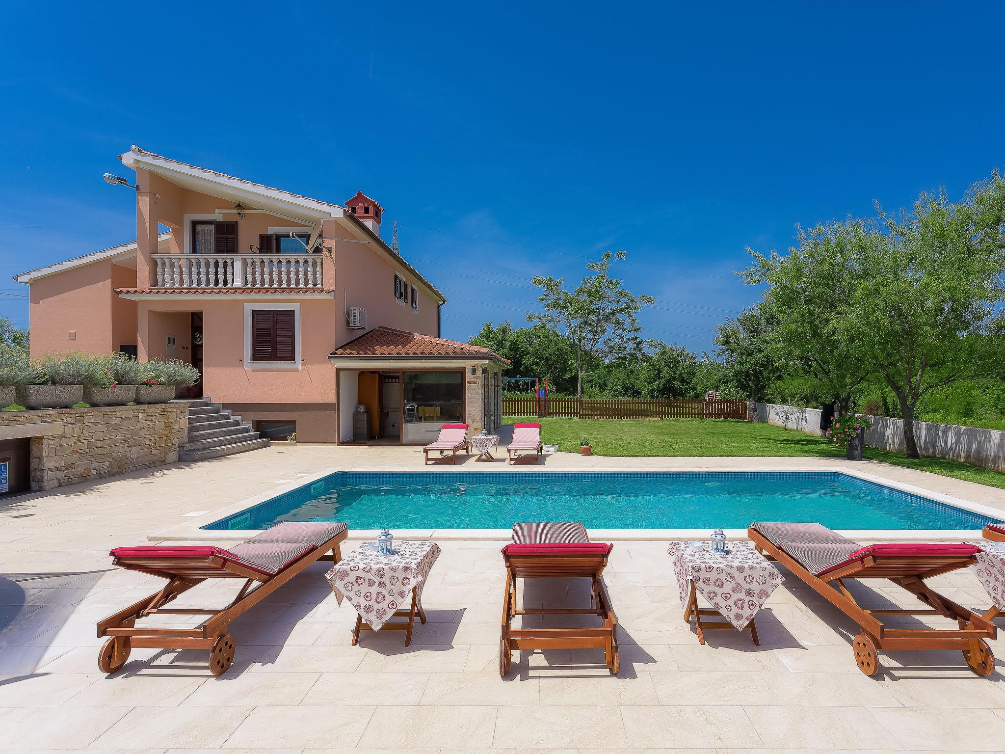 Foto 2 - Casa de 5 habitaciones en Barban con piscina privada y vistas al mar