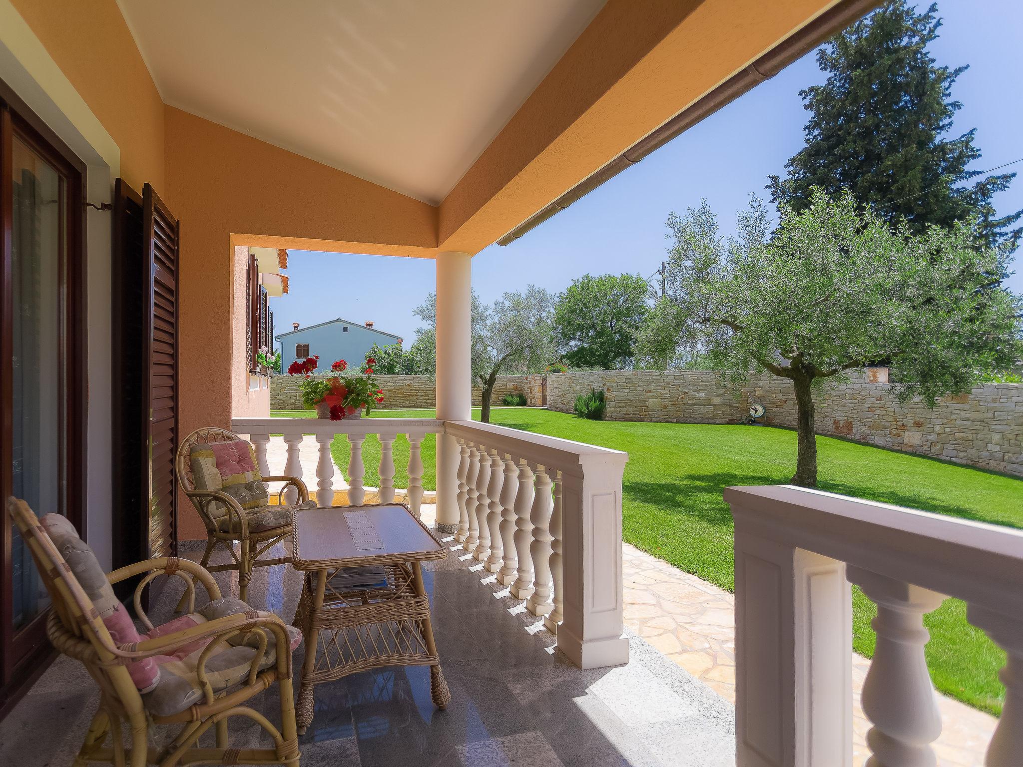 Photo 45 - Maison de 5 chambres à Barban avec piscine privée et jardin