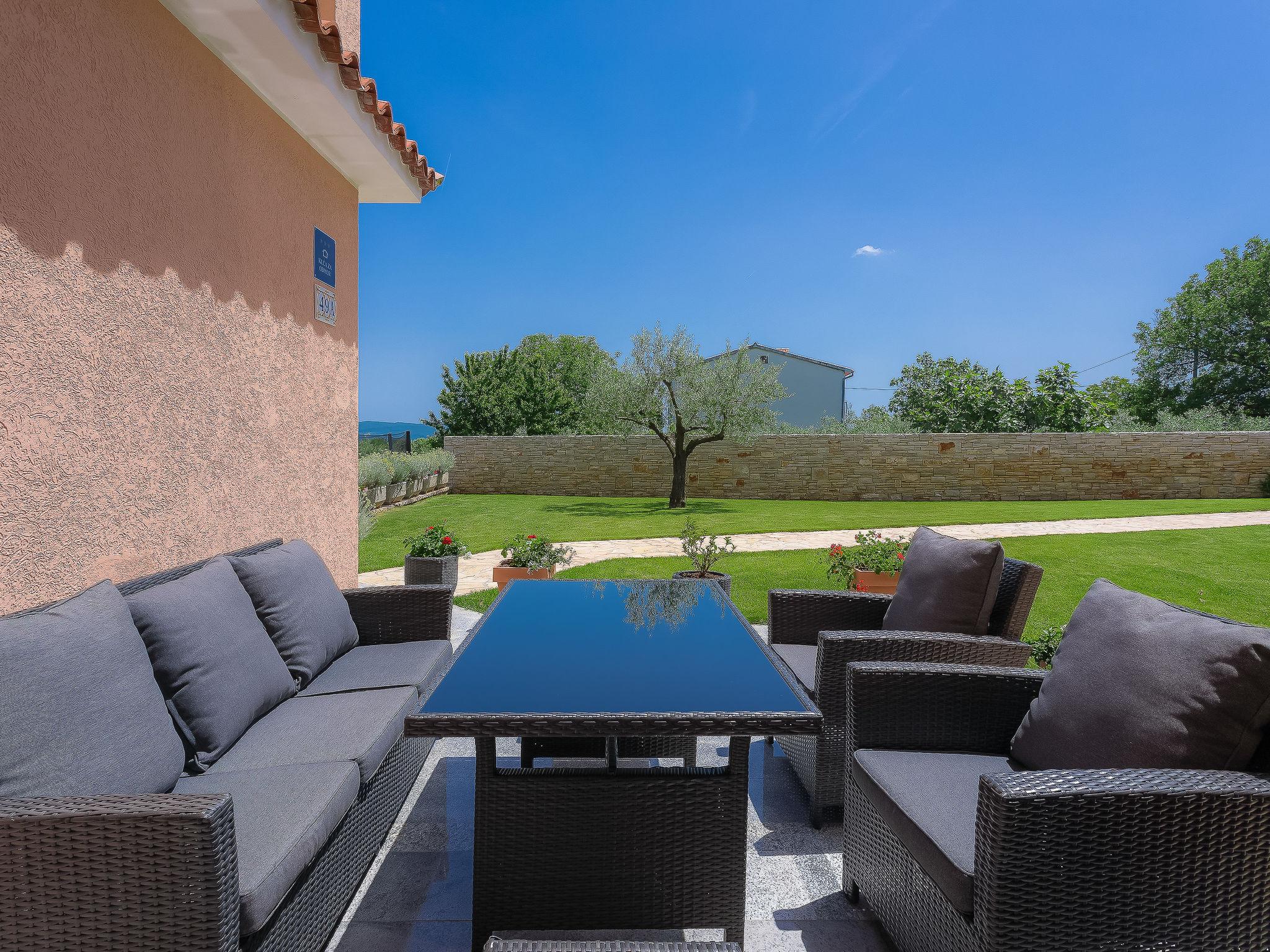 Photo 32 - Maison de 5 chambres à Barban avec piscine privée et jardin