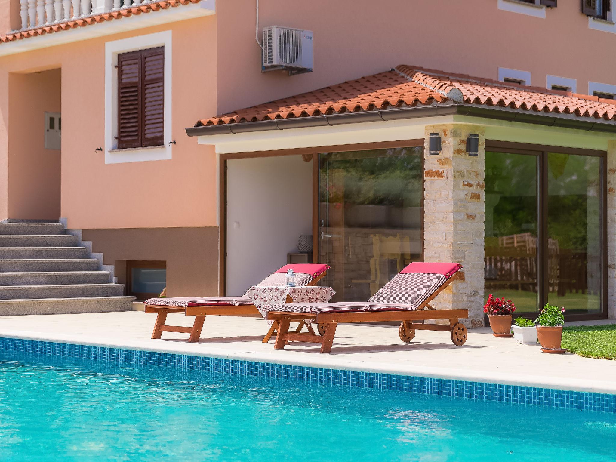 Photo 4 - Maison de 5 chambres à Barban avec piscine privée et jardin