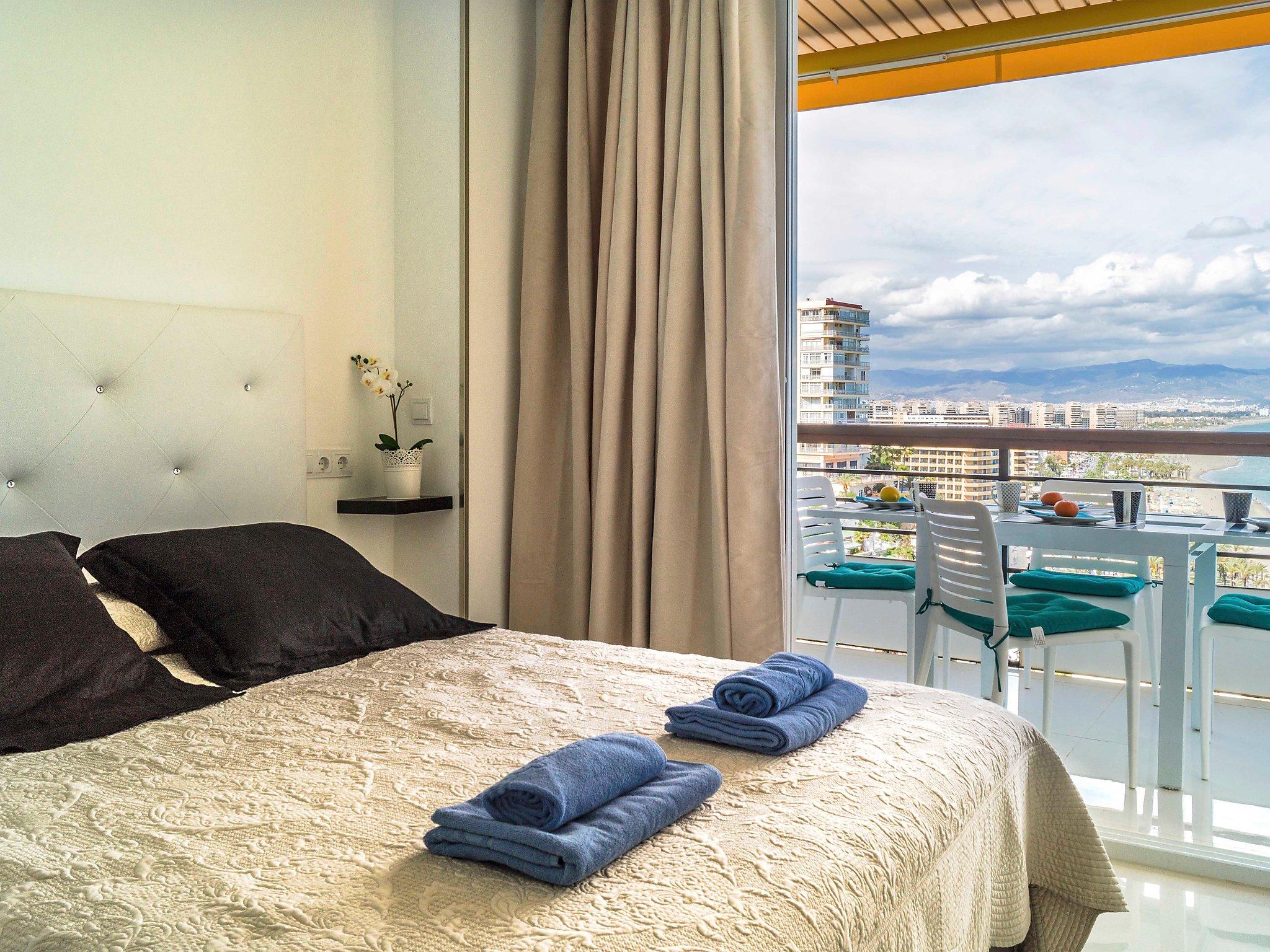 Foto 3 - Apartamento de 1 habitación en Torremolinos con piscina y vistas al mar