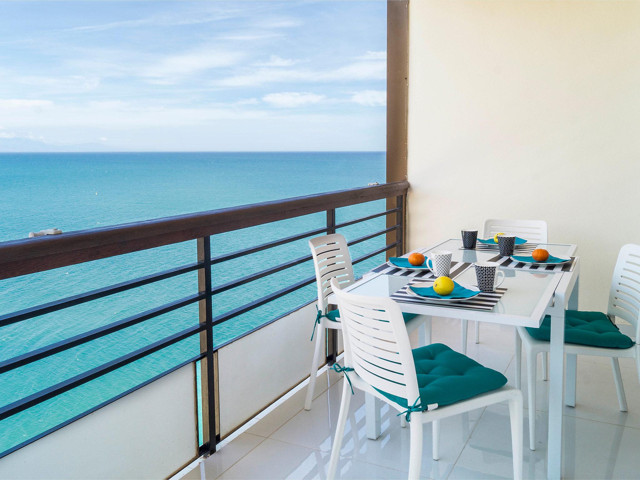 Foto 1 - Apartamento de 1 habitación en Torremolinos con piscina y vistas al mar