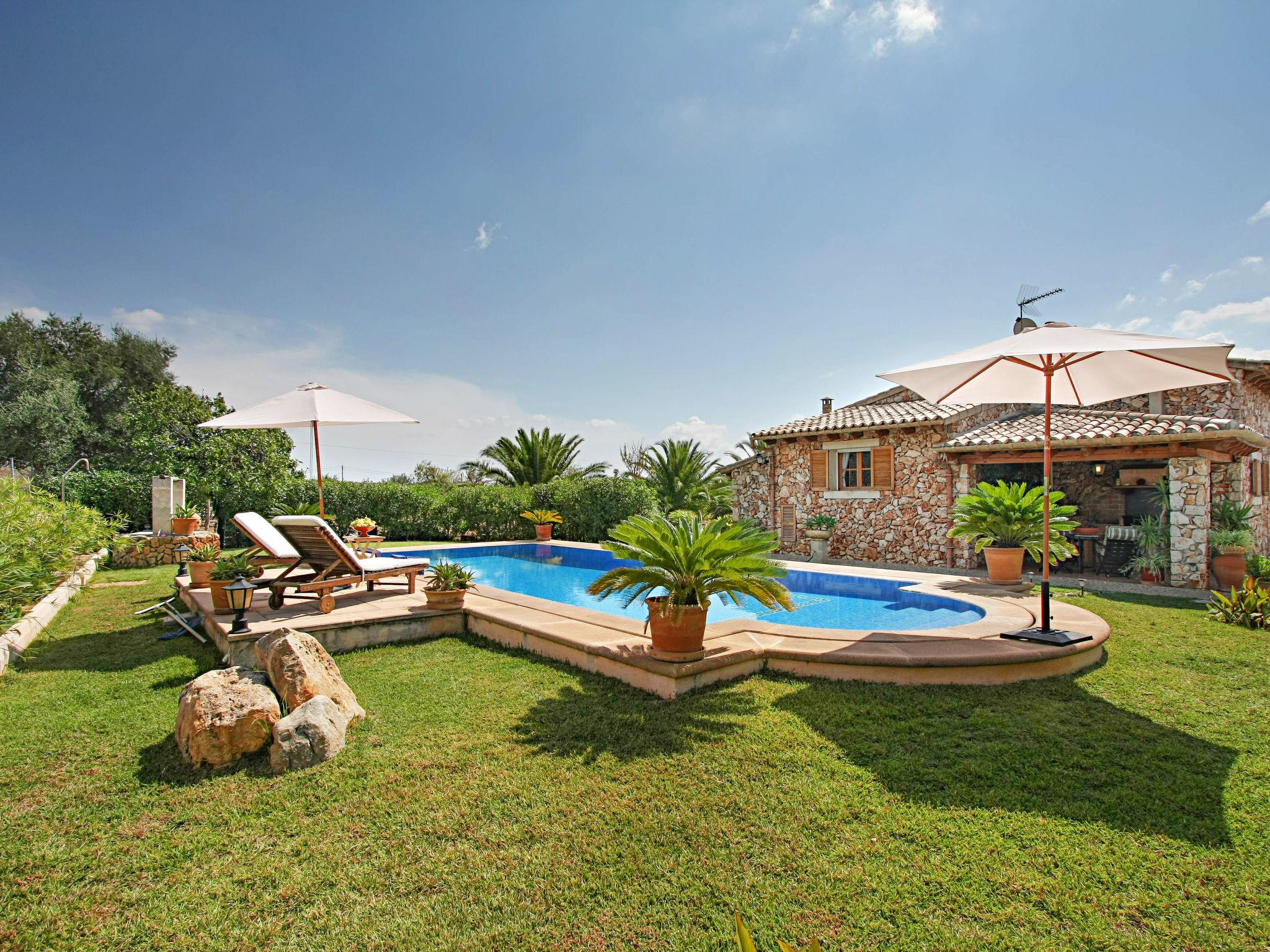 Foto 1 - Casa de 2 habitaciones en Selva con piscina privada y jardín