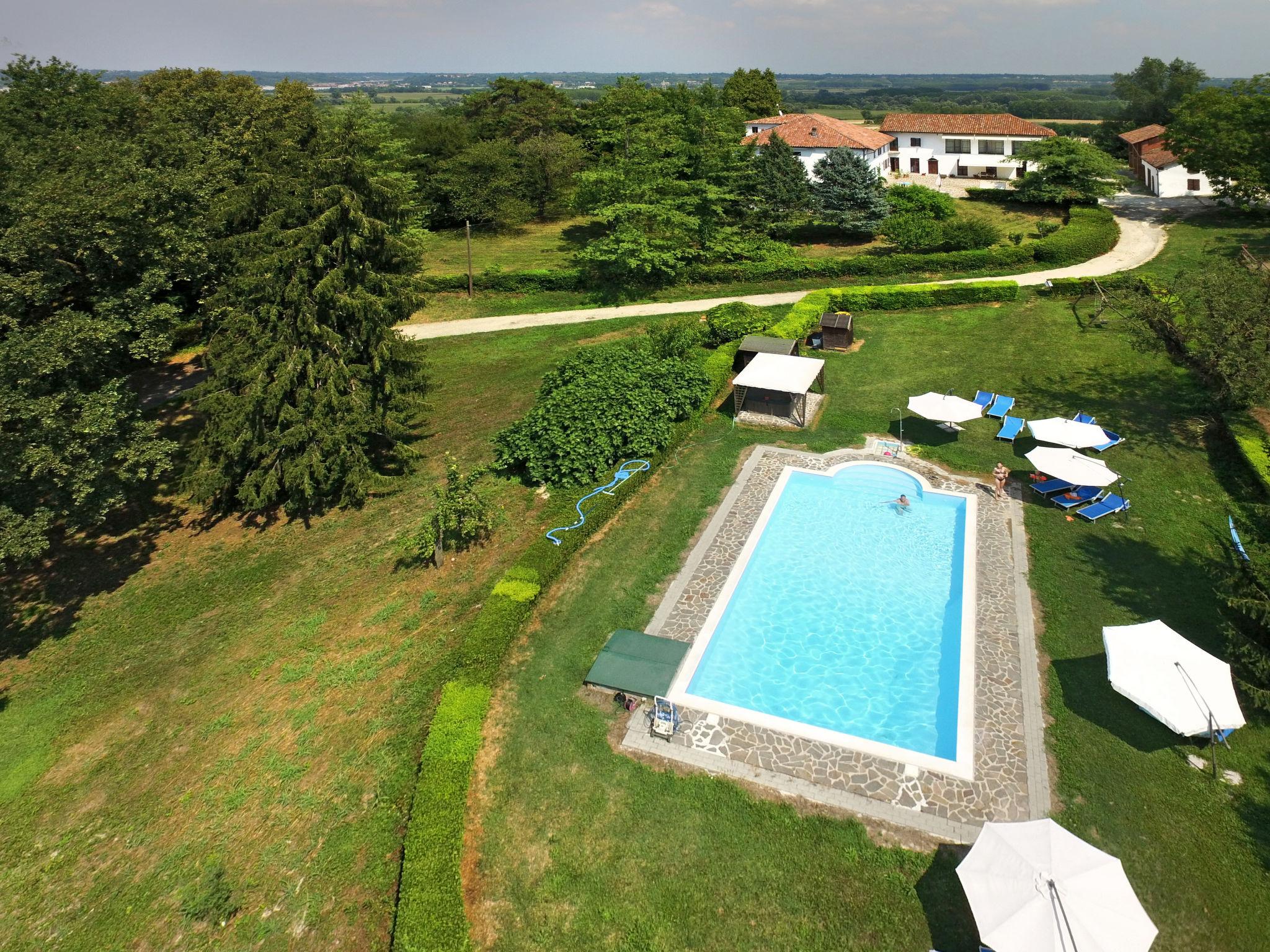 Photo 3 - Appartement de 3 chambres à Azzano d'Asti avec piscine et jardin