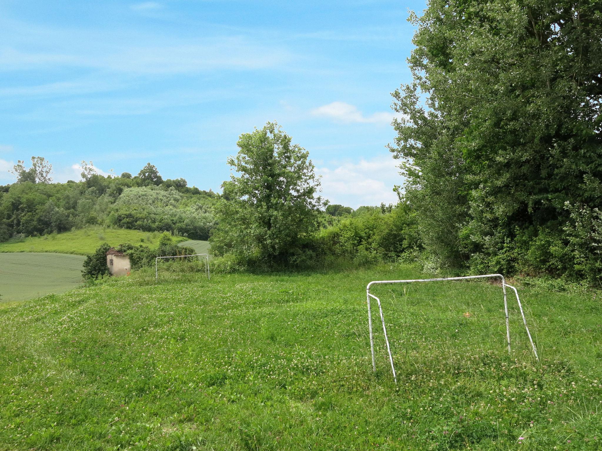 Foto 30 - Apartamento de 3 quartos em Azzano d'Asti com piscina e jardim