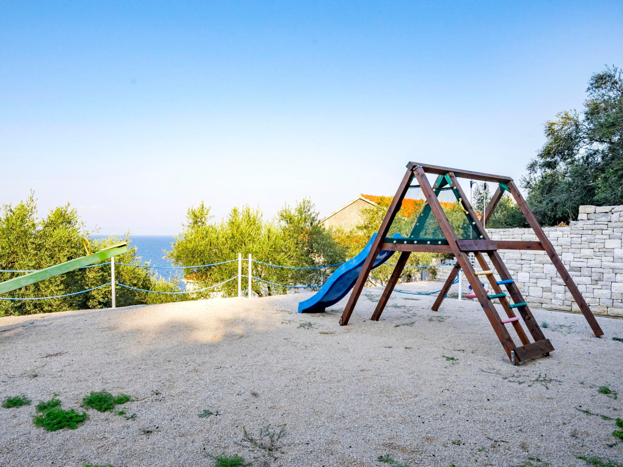 Foto 18 - Casa con 4 camere da letto a Blato con piscina privata e terrazza