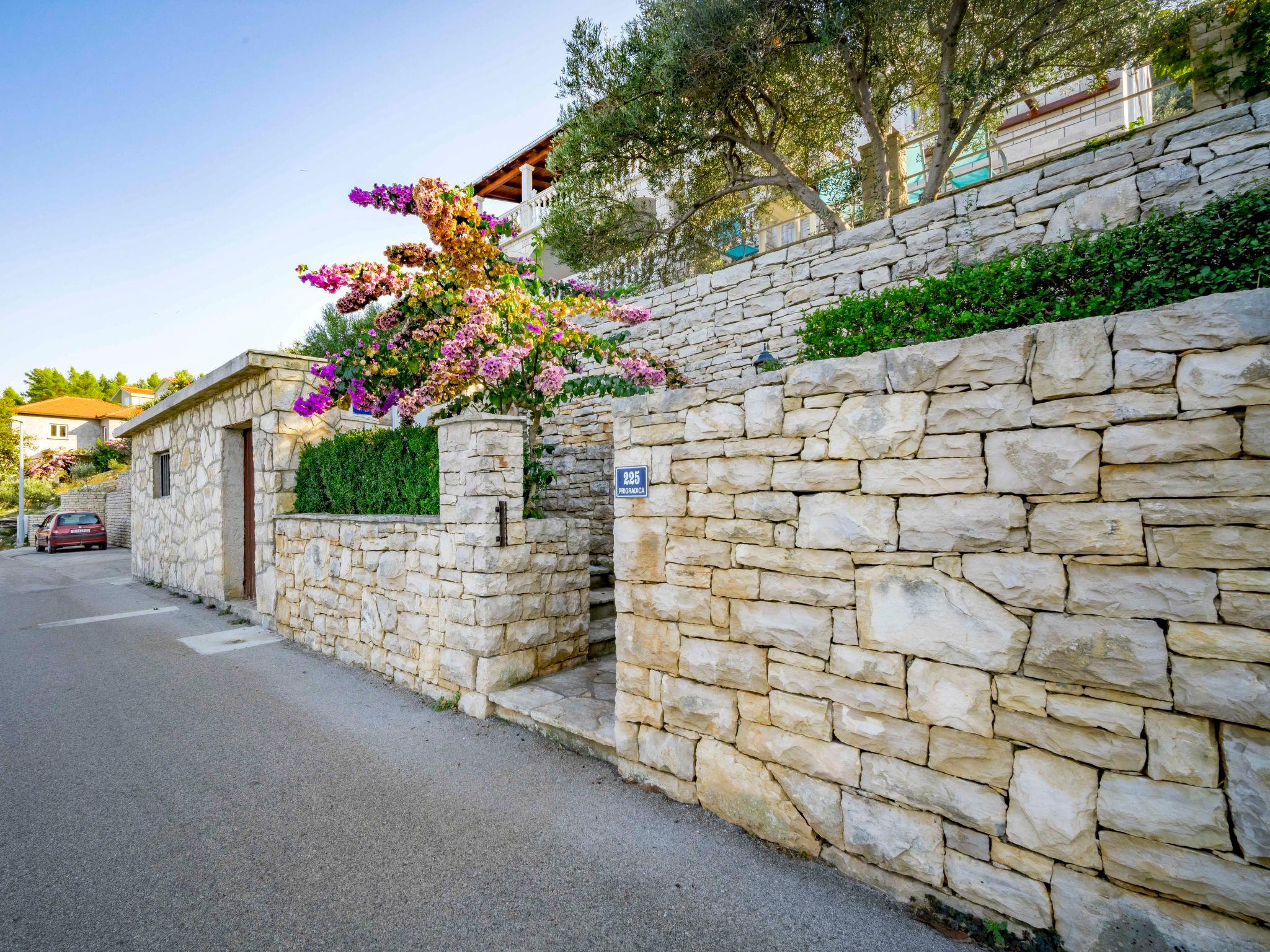 Foto 34 - Casa de 4 quartos em Blato com piscina privada e terraço