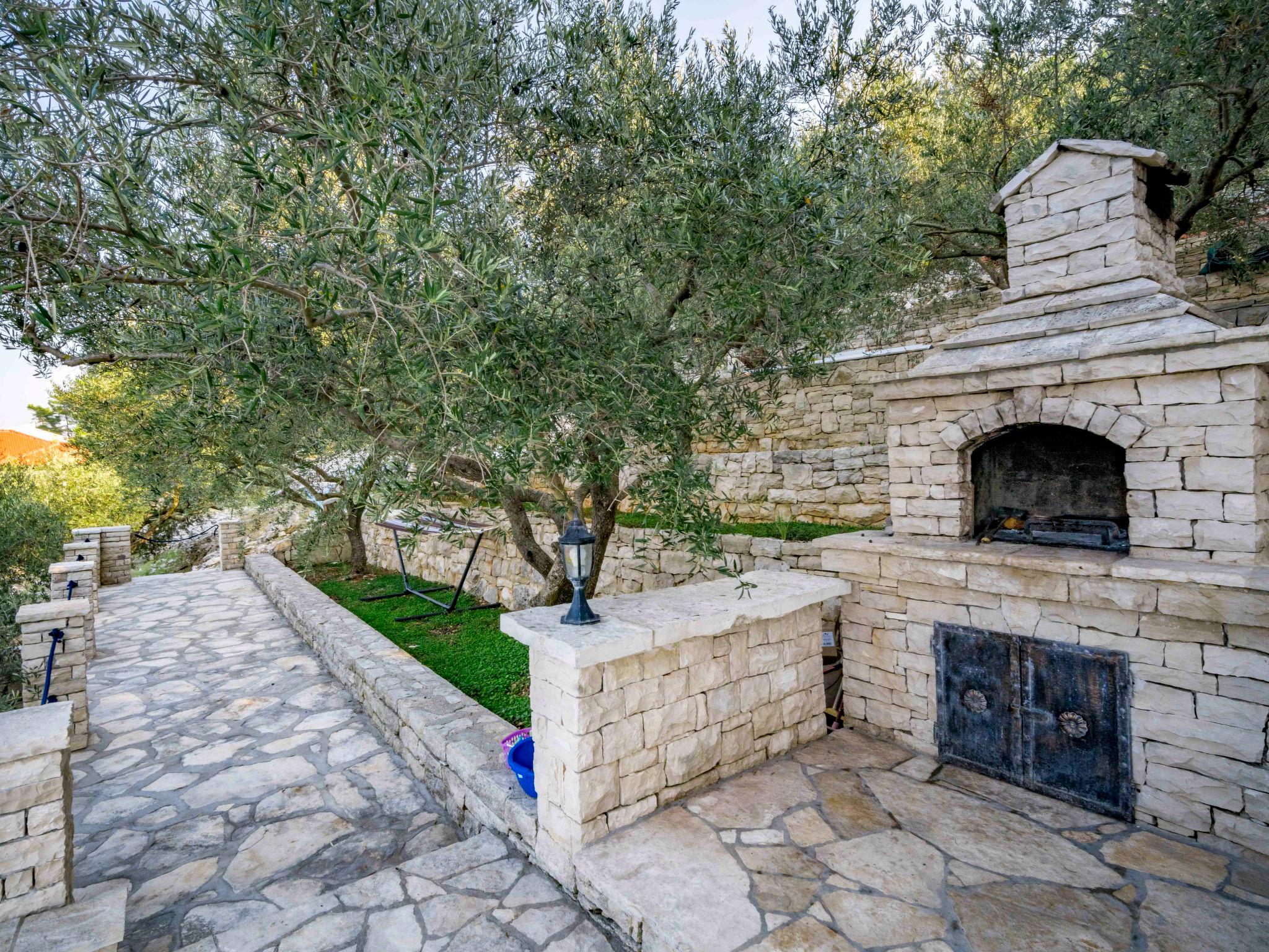 Photo 12 - Maison de 4 chambres à Blato avec piscine privée et terrasse