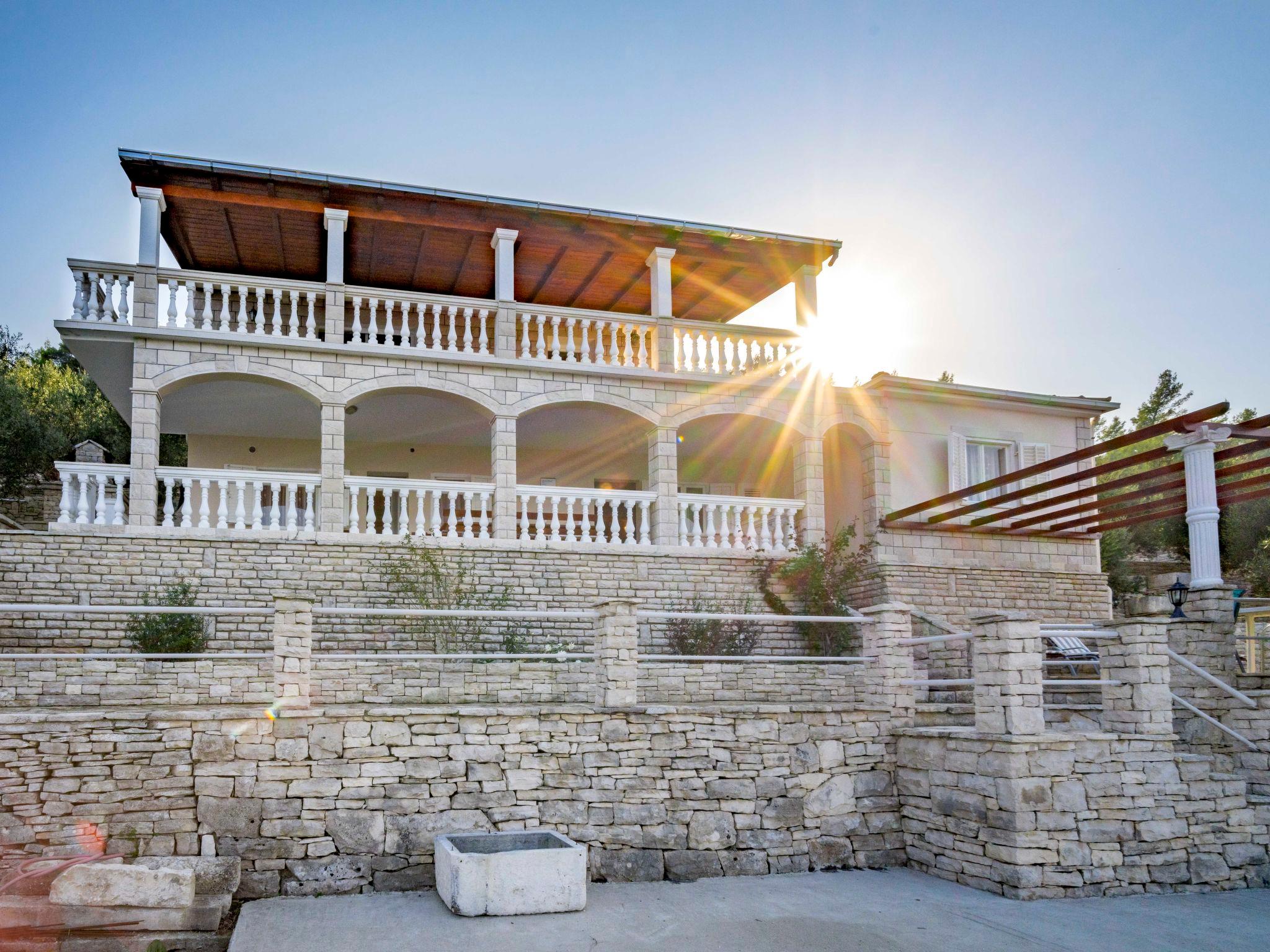 Photo 32 - Maison de 4 chambres à Blato avec piscine privée et vues à la mer