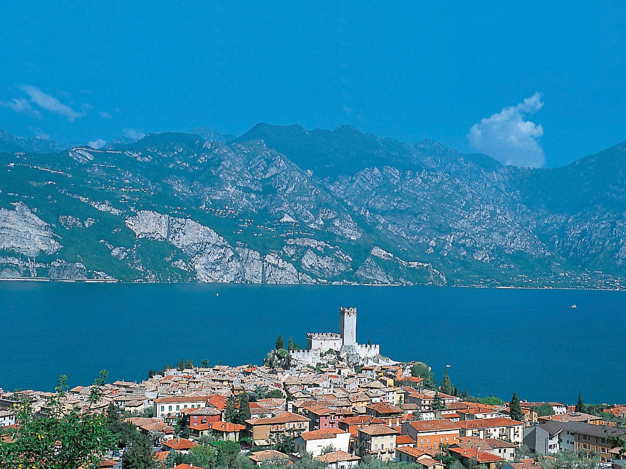 Photo 19 - 1 bedroom Apartment in Malcesine with garden and mountain view