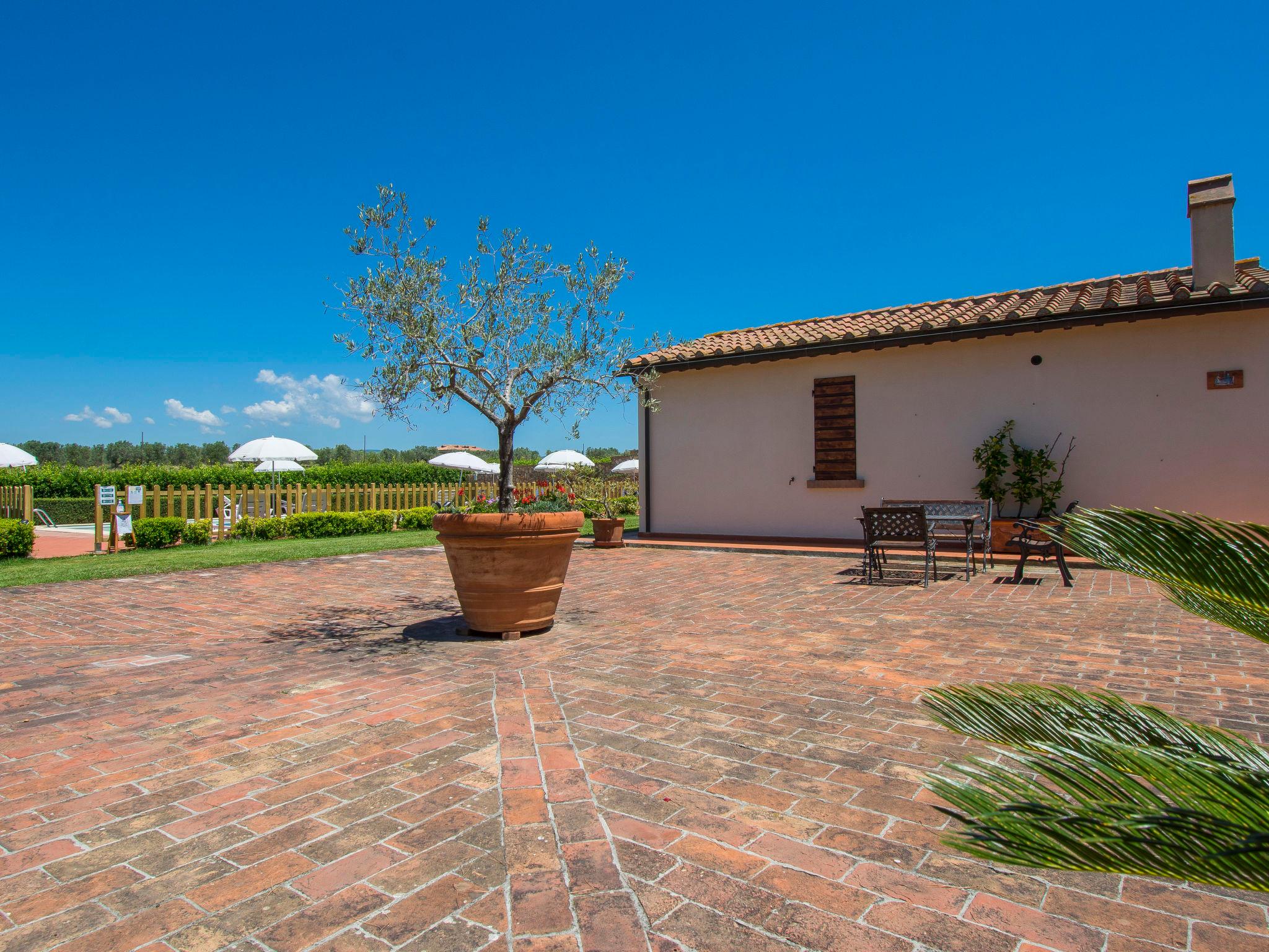 Foto 37 - Apartamento de 2 quartos em Cecina com piscina e jardim