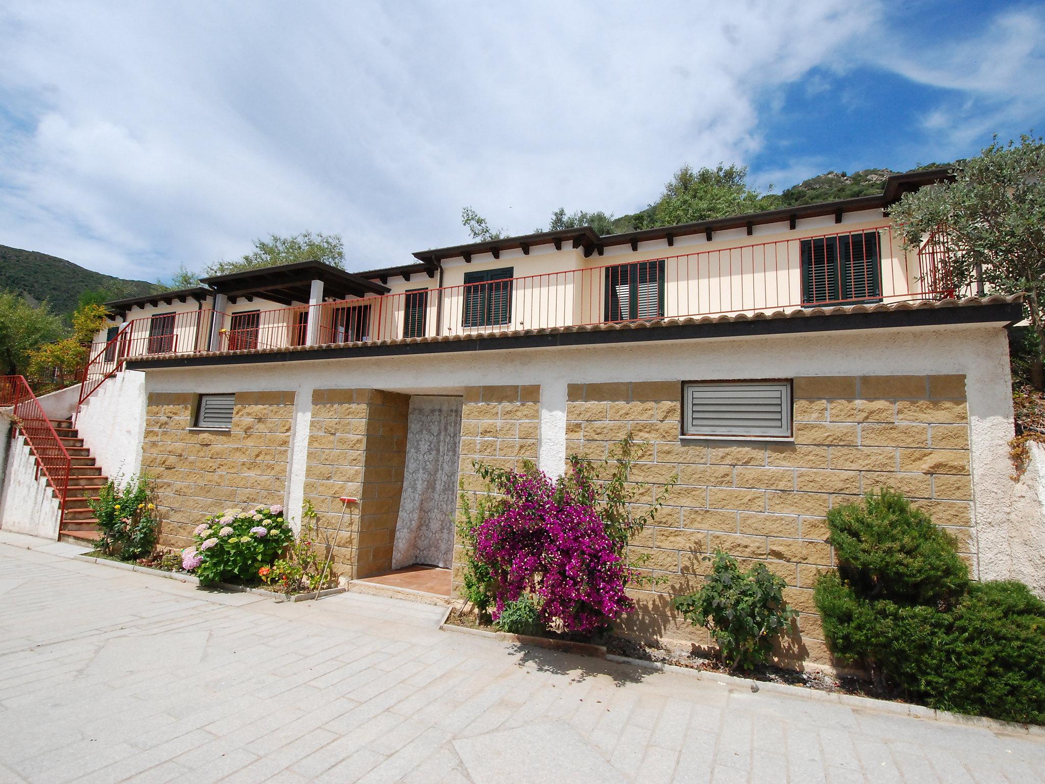 Photo 1 - Appartement de 2 chambres à Jerzu avec piscine et vues à la mer