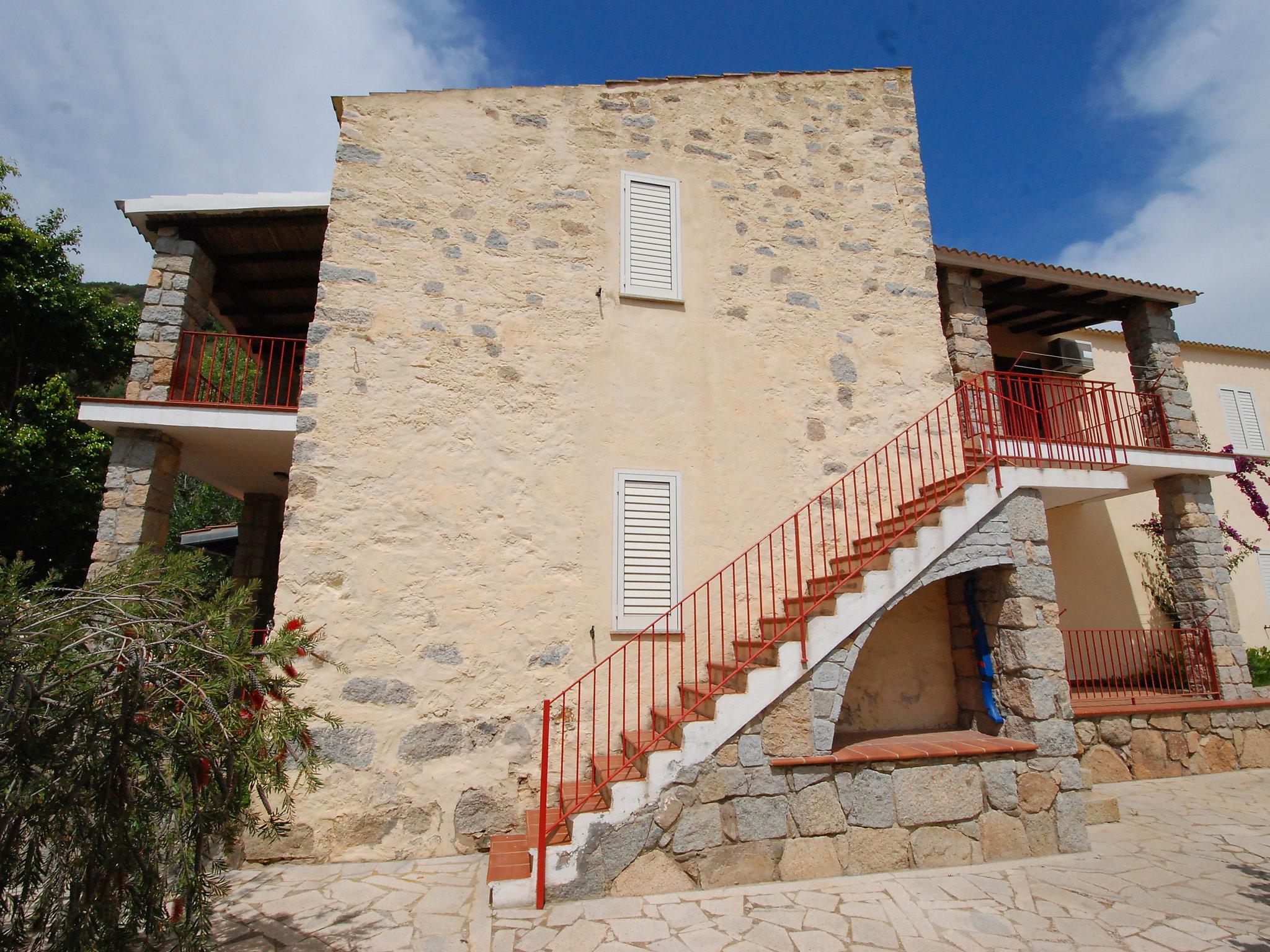 Foto 1 - Apartamento de 2 quartos em Jerzu com piscina e vistas do mar