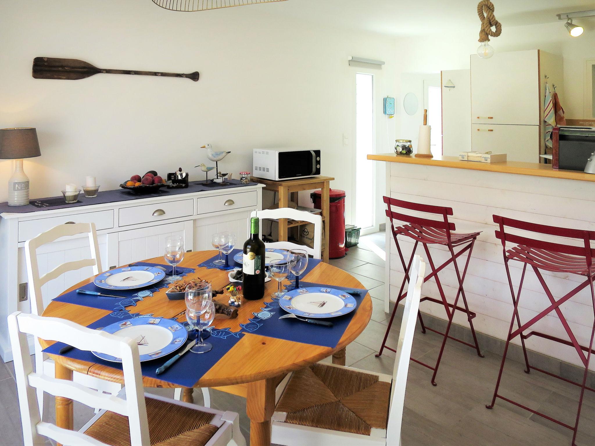 Photo 10 - 2 bedroom House in Saint-Vivien-de-Médoc with private pool and garden