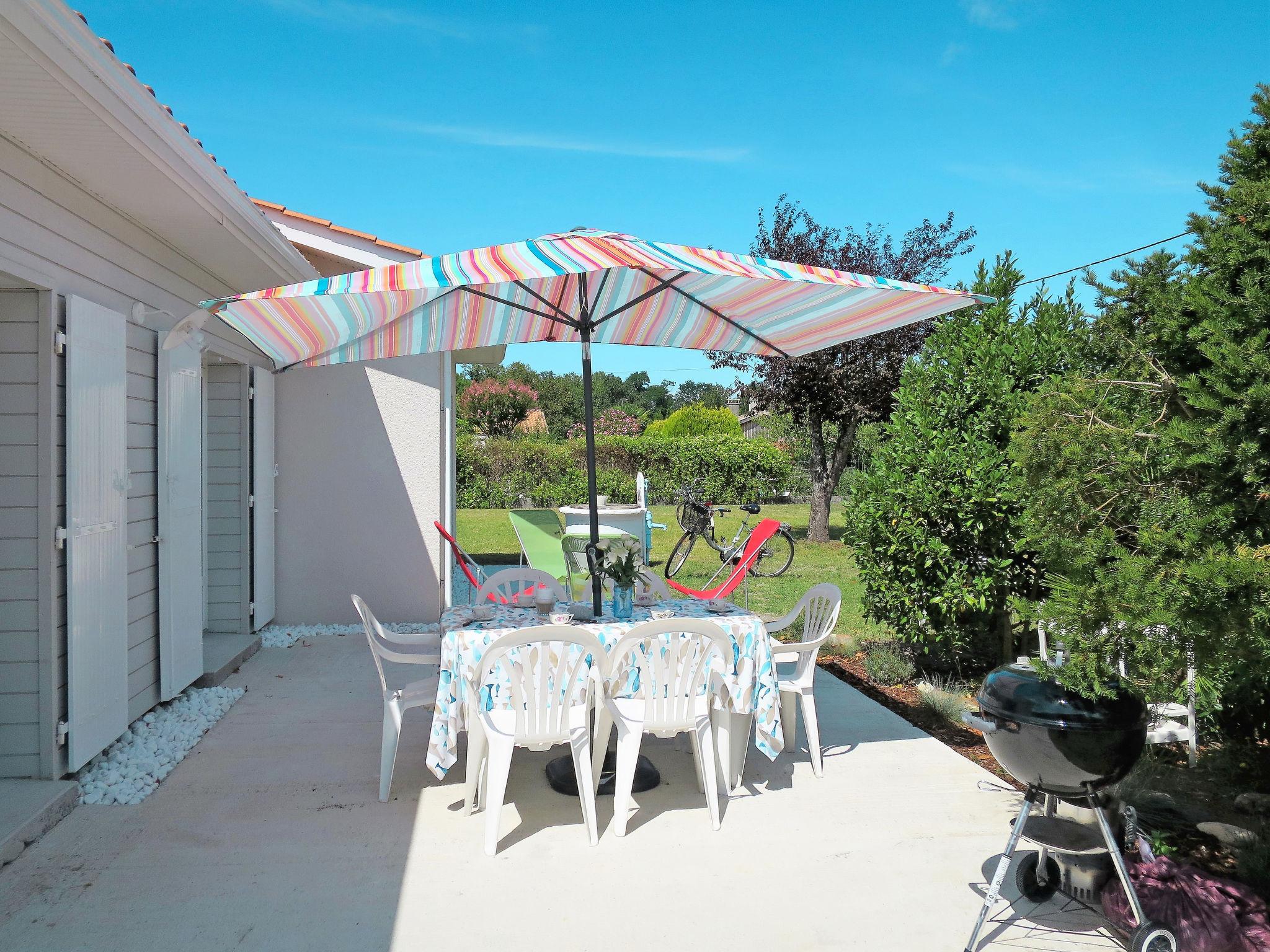 Photo 16 - Maison de 2 chambres à Saint-Vivien-de-Médoc avec piscine privée et jardin