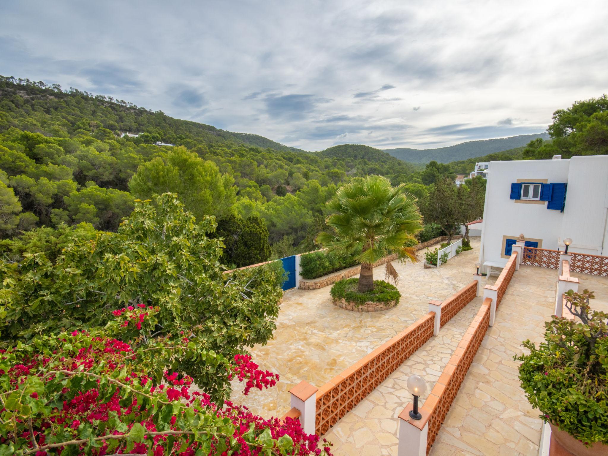 Foto 5 - Casa de 3 habitaciones en Sant Josep de sa Talaia con piscina privada y vistas al mar