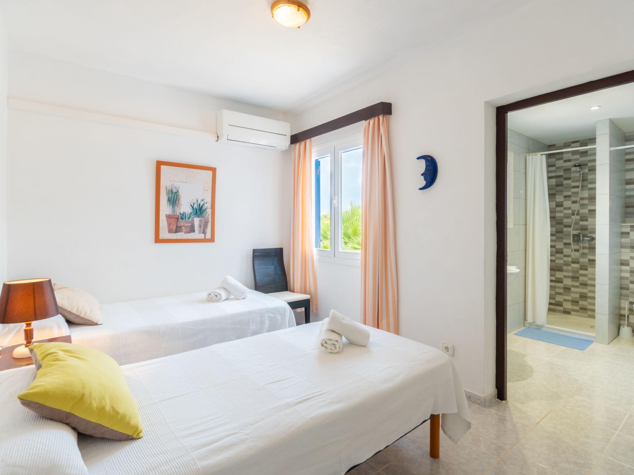 Foto 26 - Casa de 3 habitaciones en Sant Josep de sa Talaia con piscina privada y vistas al mar
