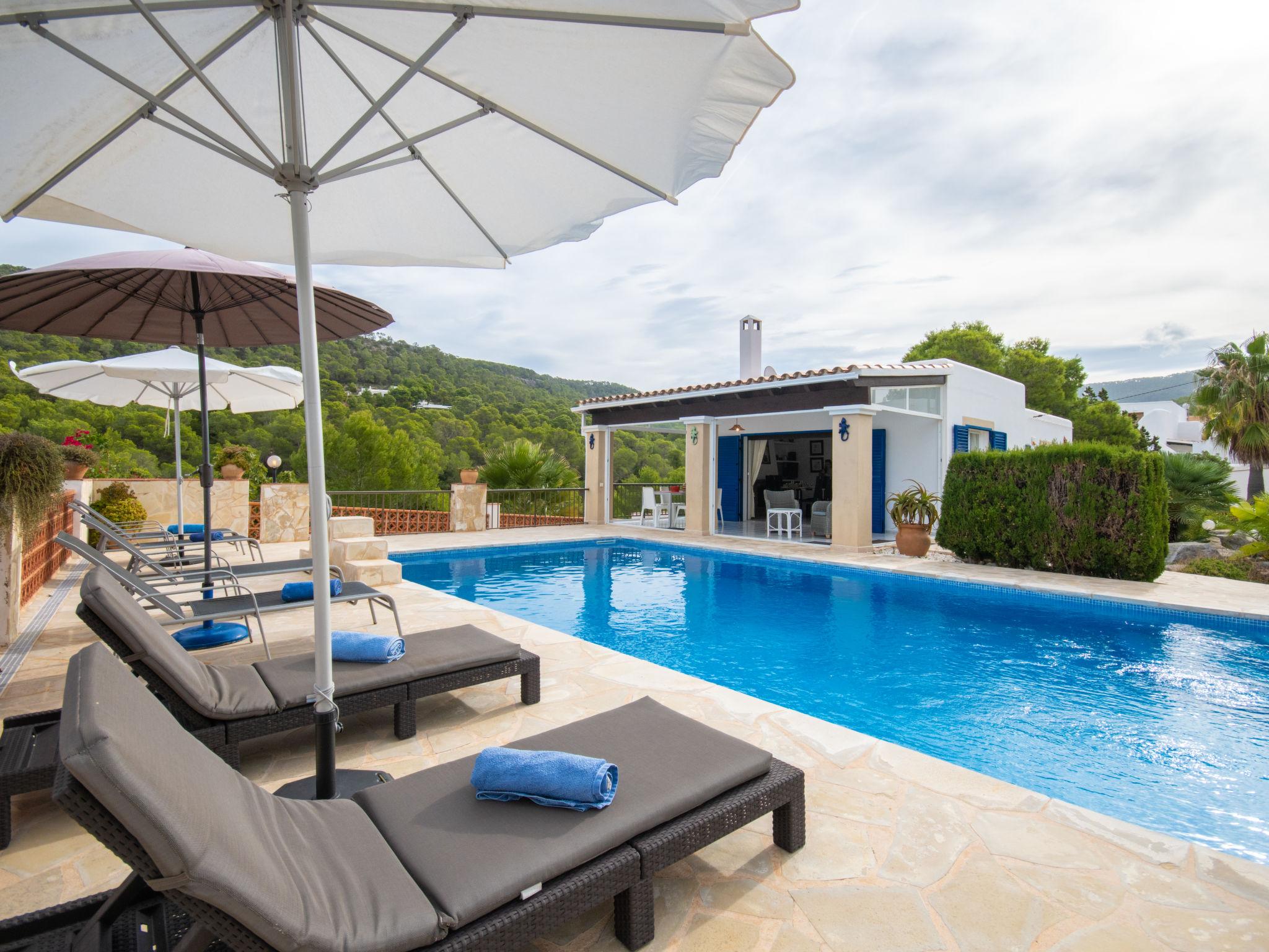 Photo 1 - Maison de 3 chambres à Sant Josep de sa Talaia avec piscine privée et vues à la mer