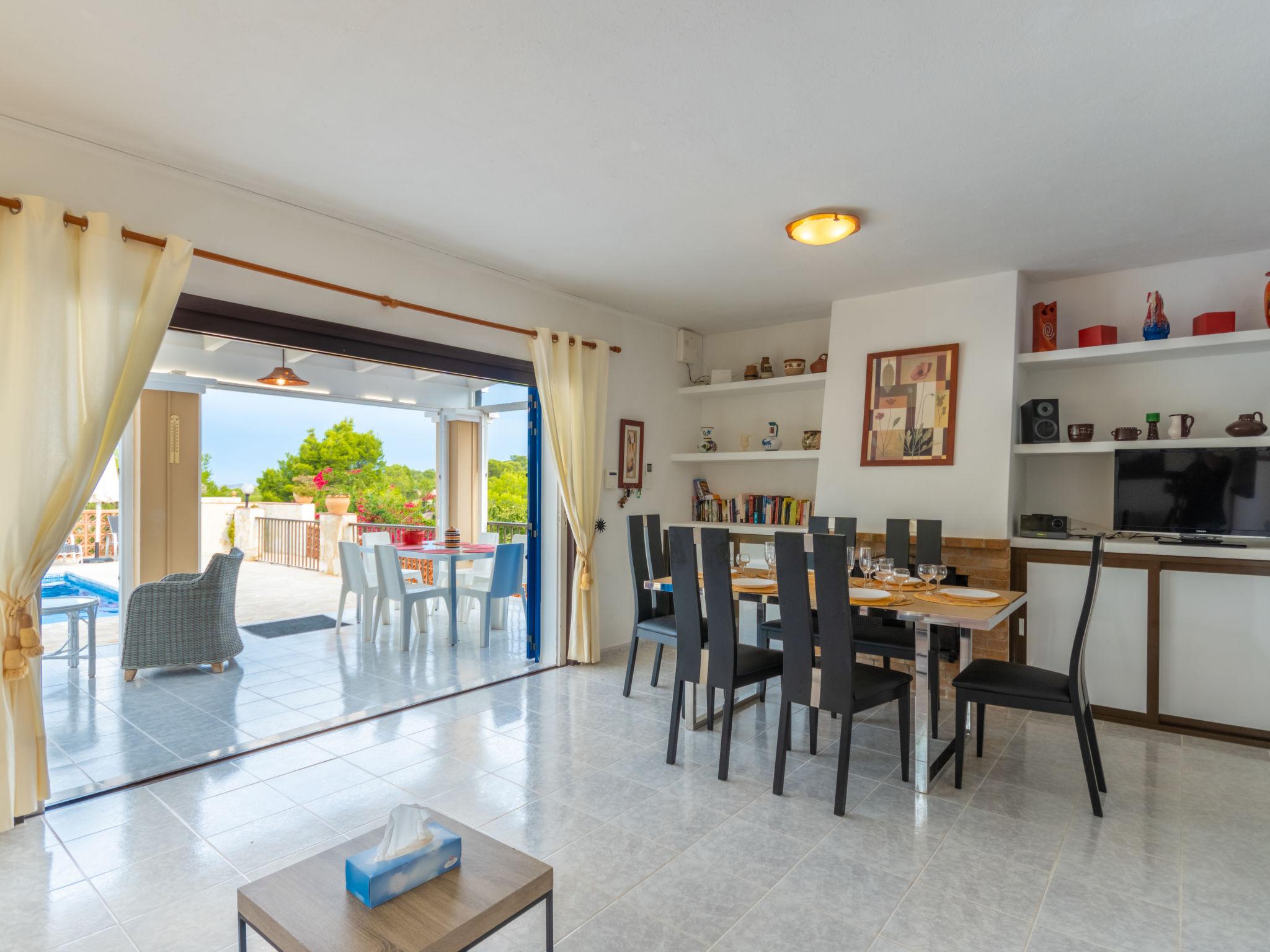 Photo 8 - Maison de 3 chambres à Sant Josep de sa Talaia avec piscine privée et vues à la mer