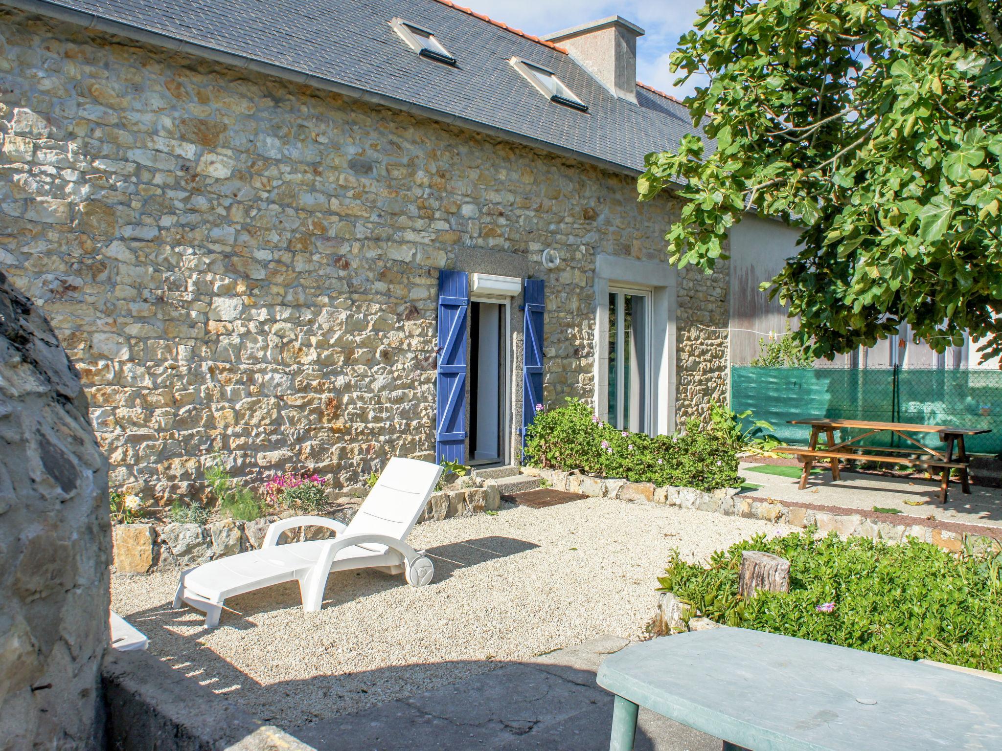 Foto 1 - Casa de 2 habitaciones en Camaret-sur-Mer con jardín y vistas al mar