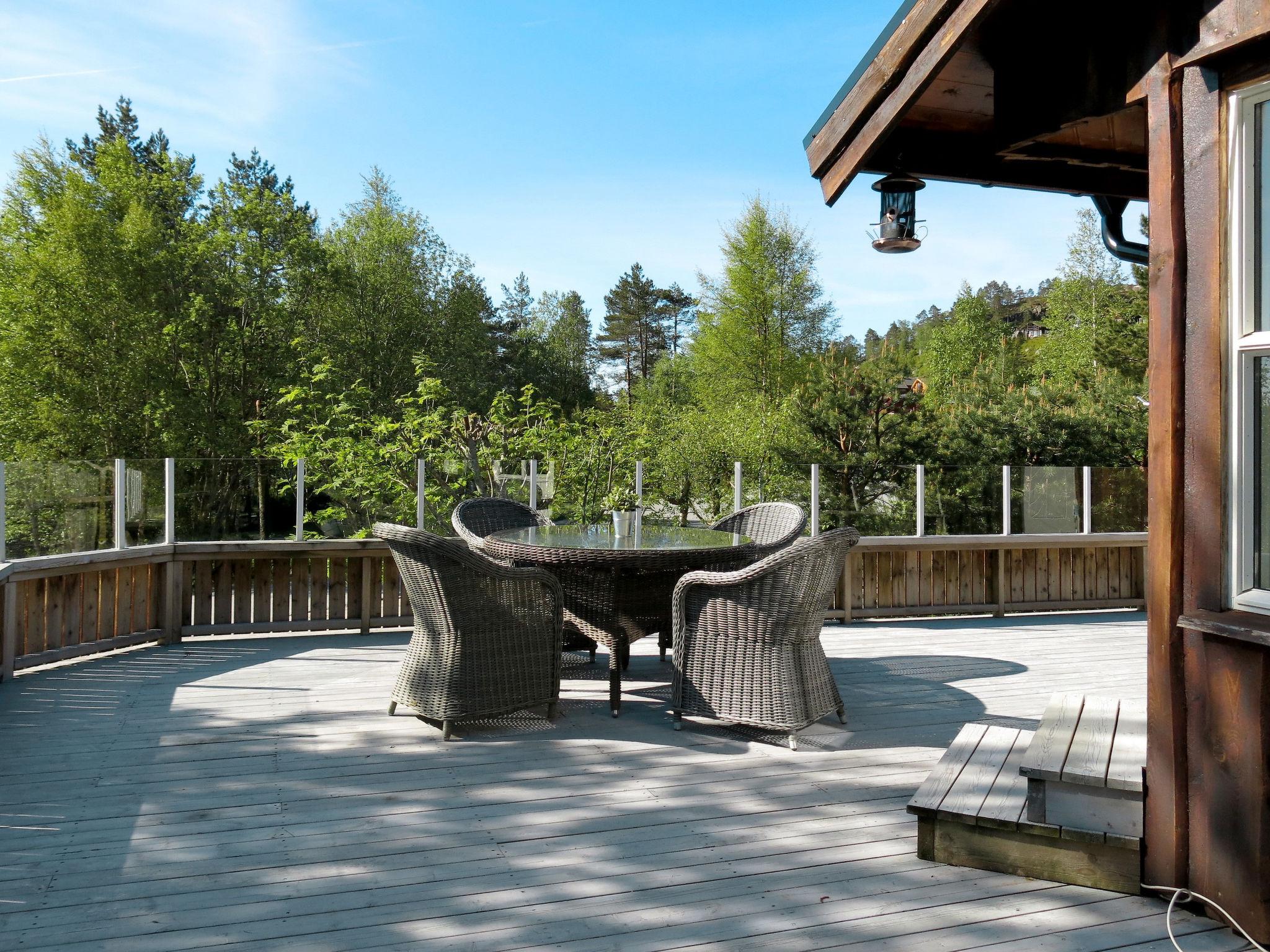 Photo 2 - Maison de 3 chambres à Fossdal avec jardin et terrasse