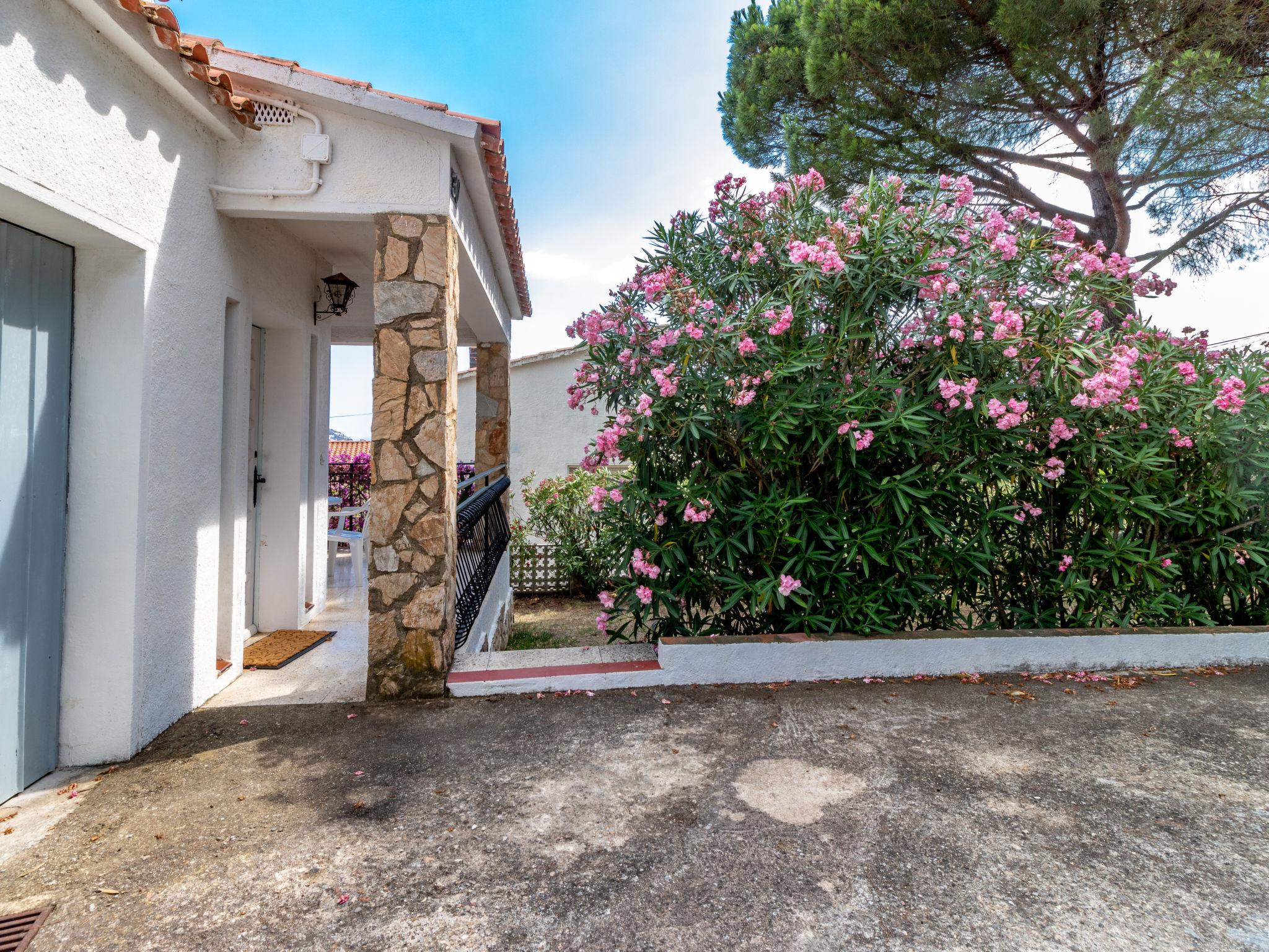 Foto 23 - Casa de 3 quartos em Roses com jardim e vistas do mar