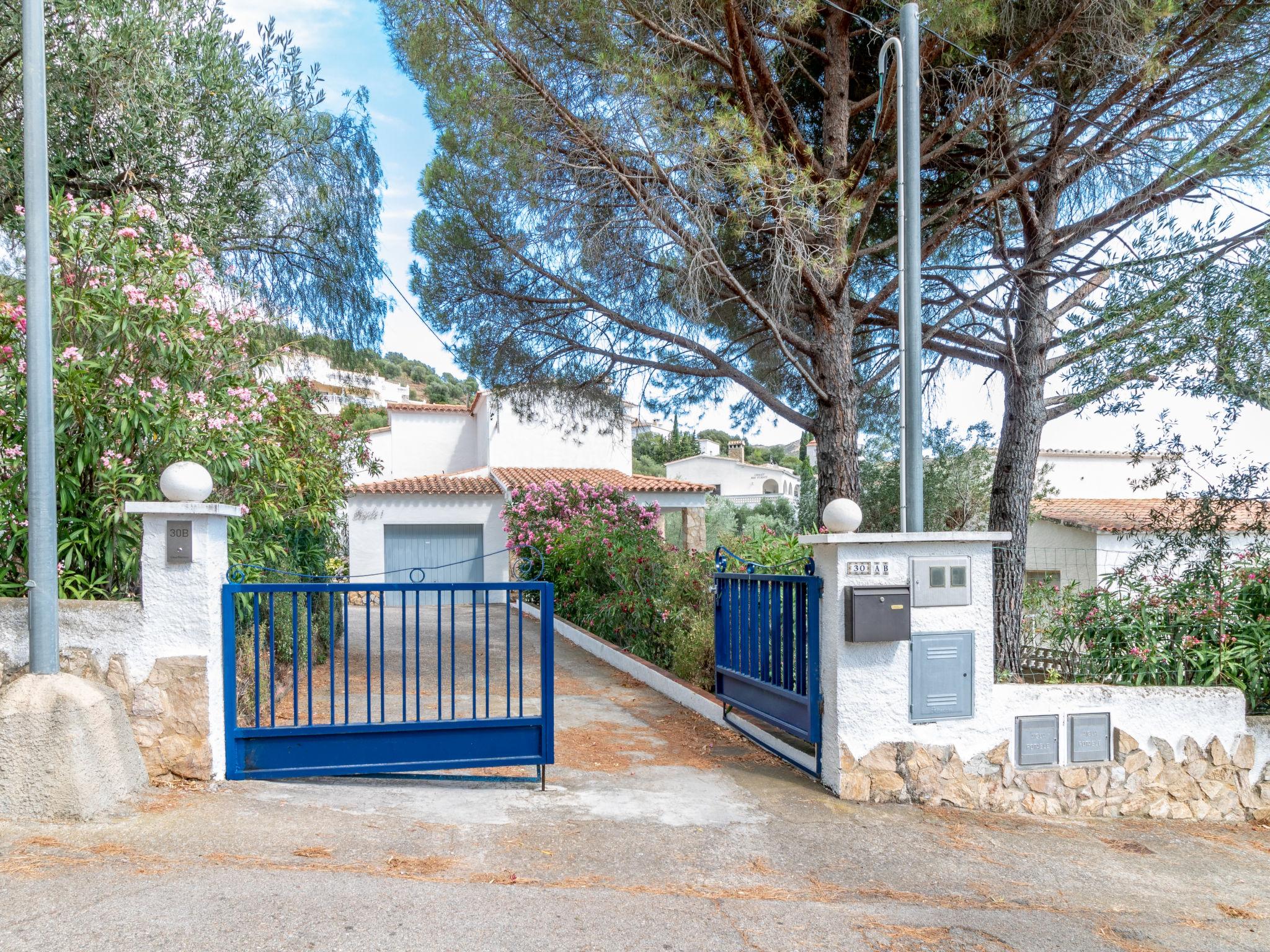 Photo 22 - Maison de 3 chambres à Roses avec jardin et vues à la mer