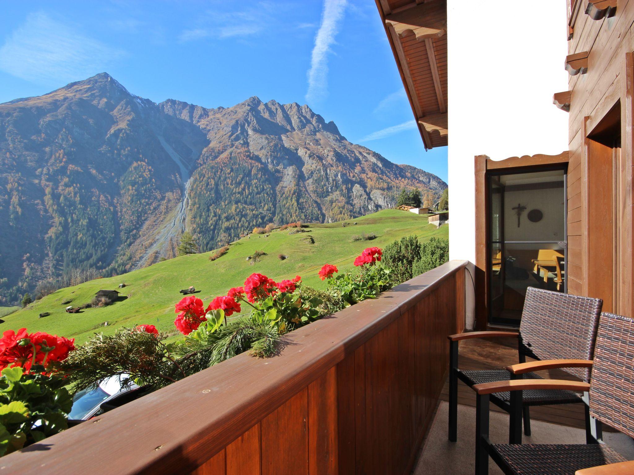 Foto 1 - Haus mit 4 Schlafzimmern in Längenfeld mit terrasse und blick auf die berge