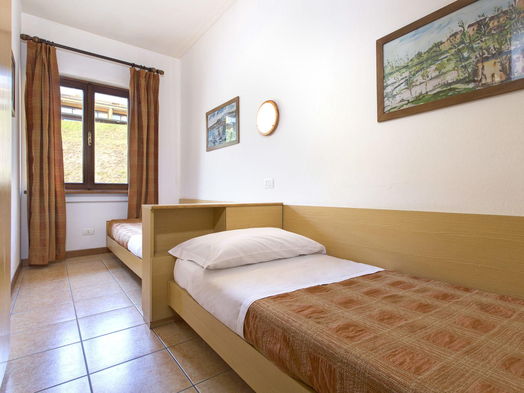 Foto 12 - Apartamento de 2 quartos em Costermano sul Garda com piscina e jardim