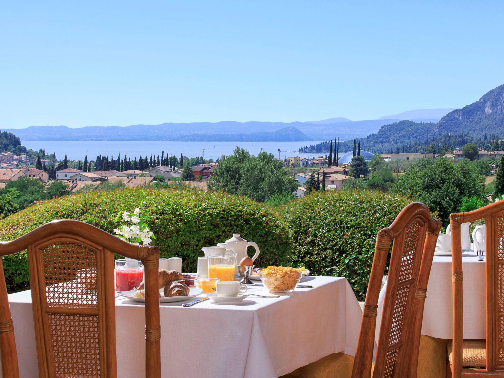 Foto 14 - Apartamento de 2 quartos em Costermano sul Garda com piscina e jardim