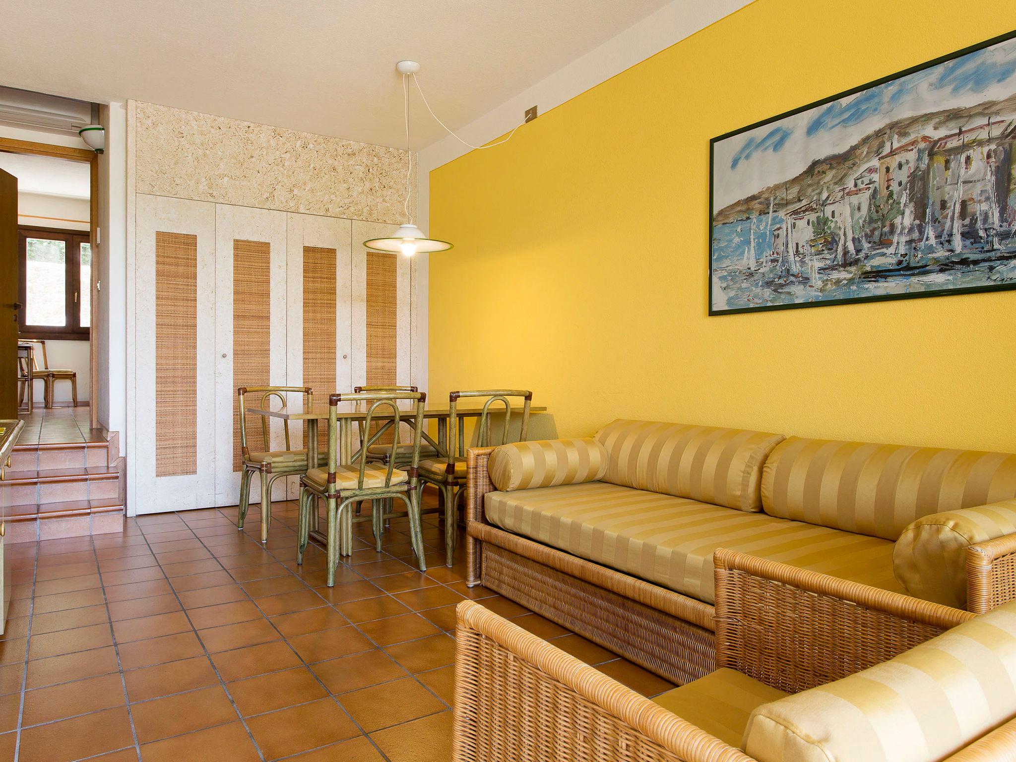 Photo 13 - 2 bedroom Apartment in Costermano sul Garda with swimming pool and mountain view