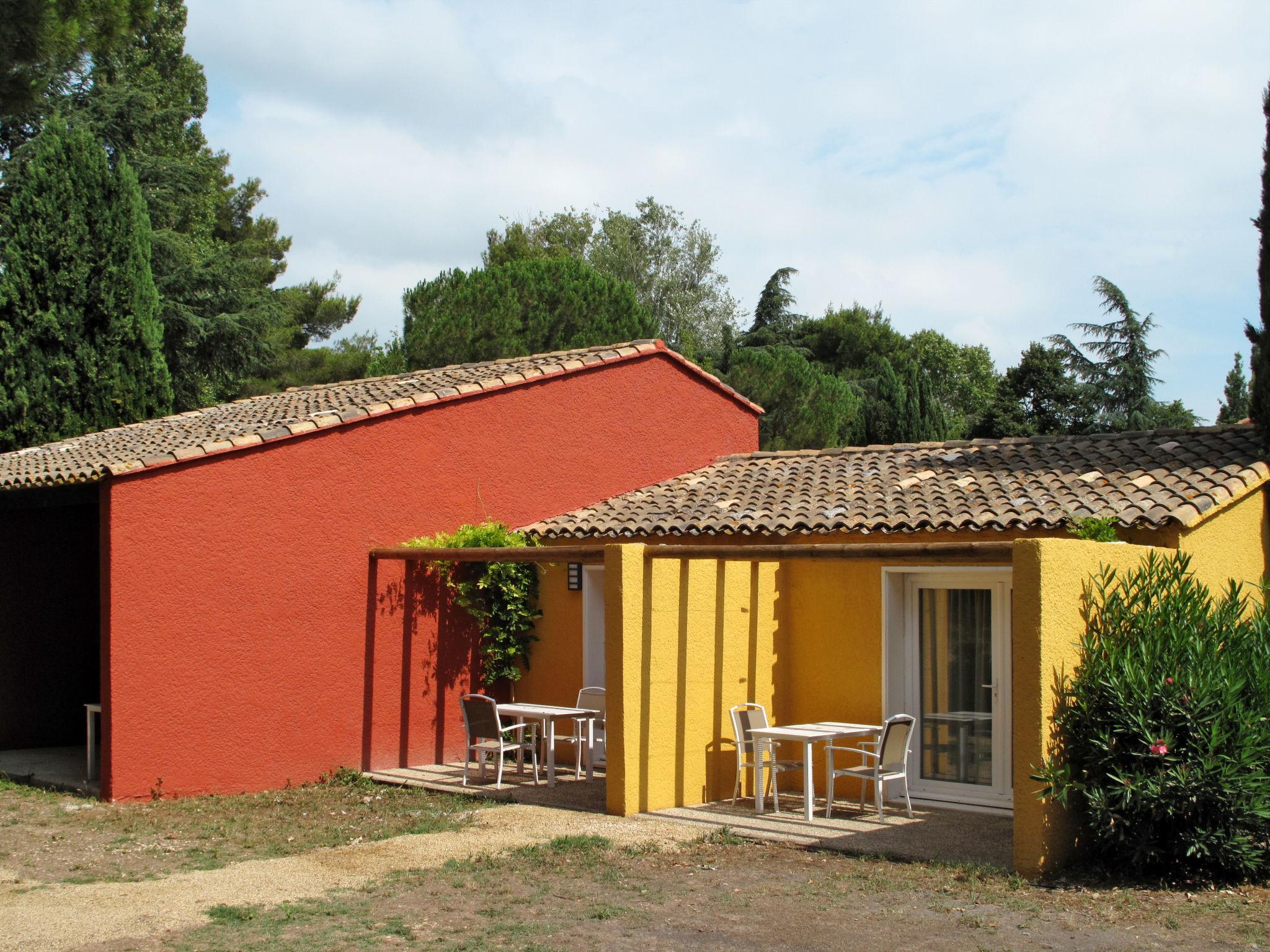 Photo 19 - 2 bedroom Apartment in Arles with swimming pool and terrace