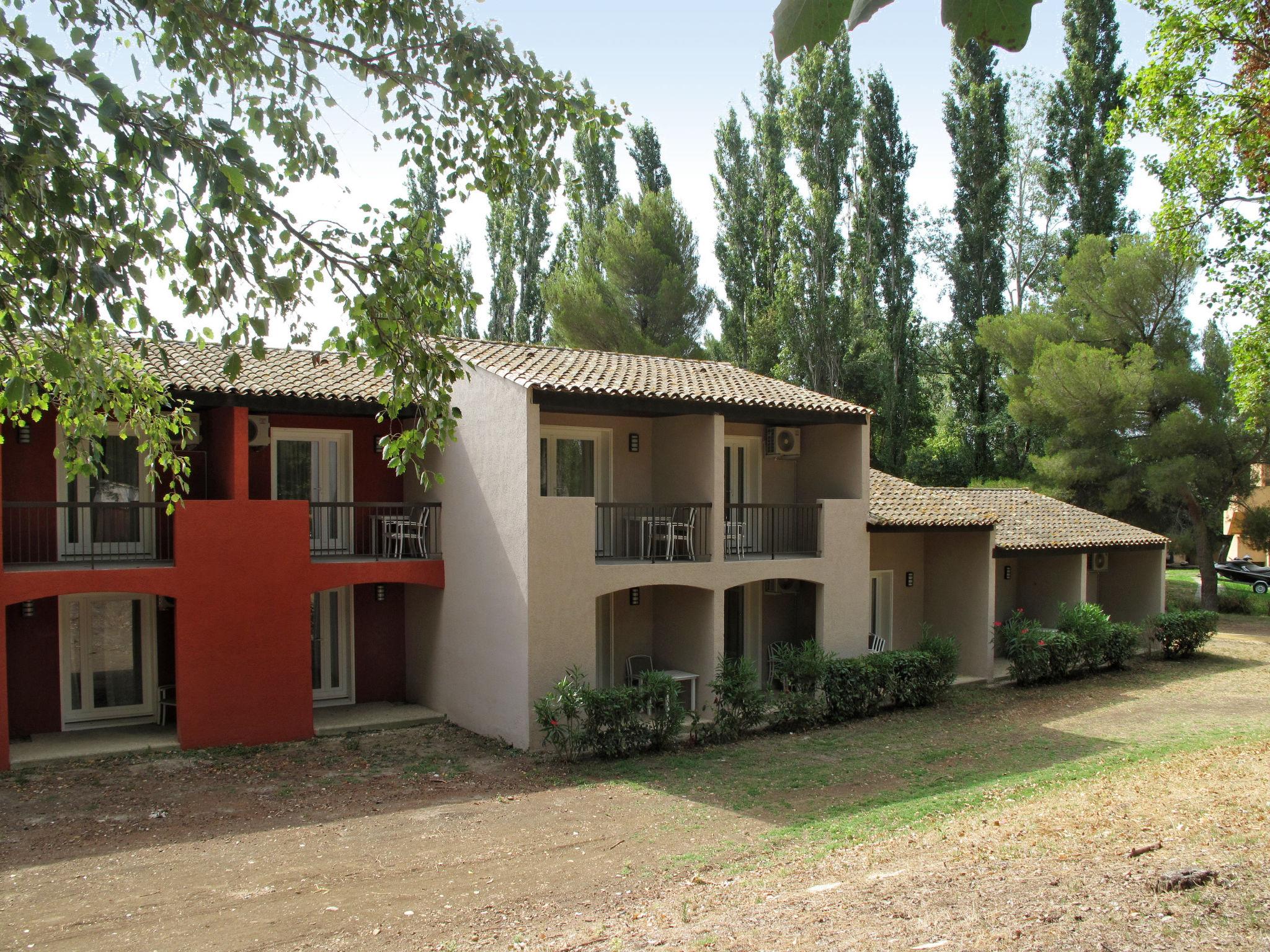 Photo 20 - 2 bedroom Apartment in Arles with swimming pool and terrace