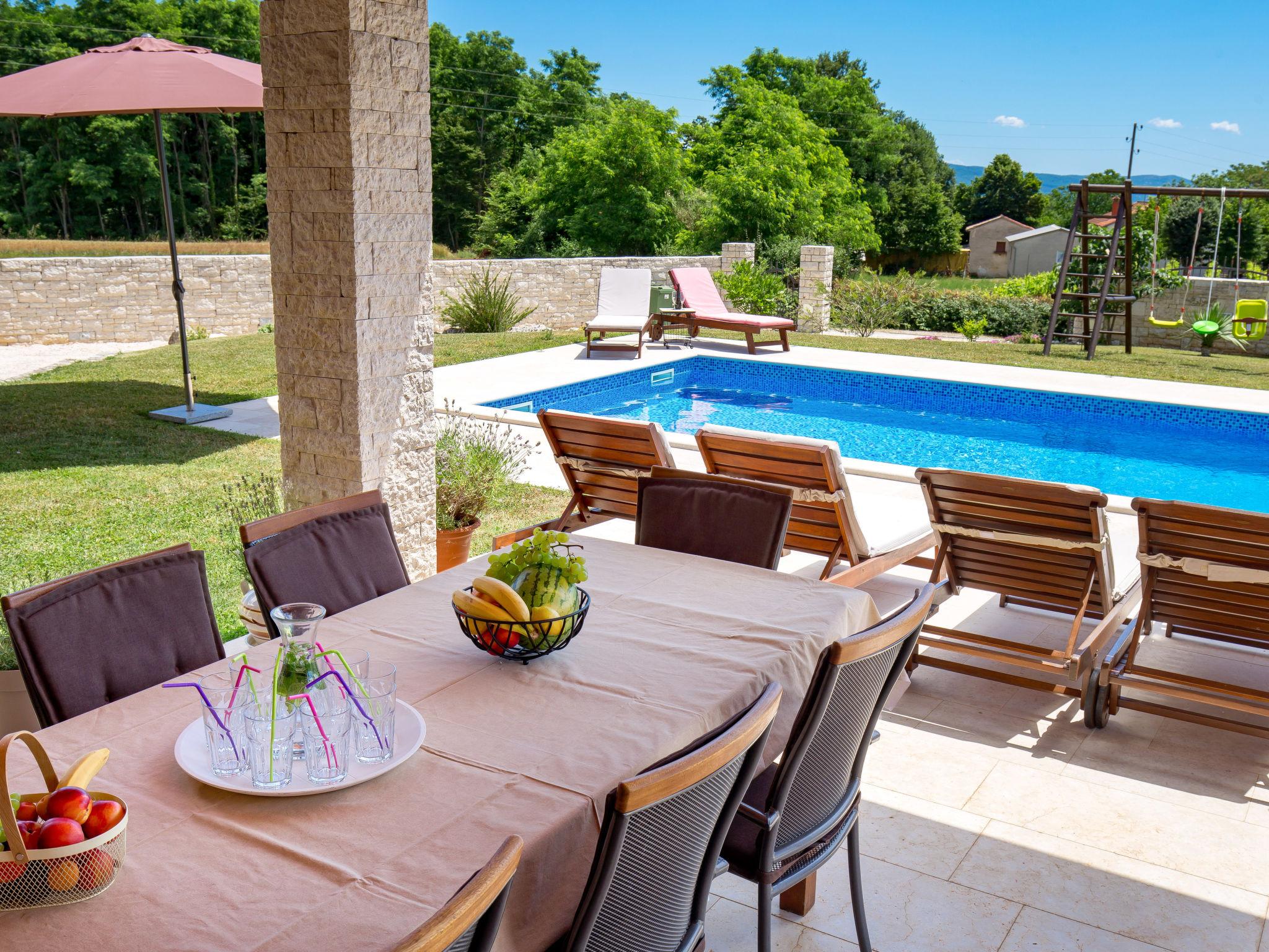 Photo 14 - Maison de 4 chambres à Barban avec piscine privée et jardin