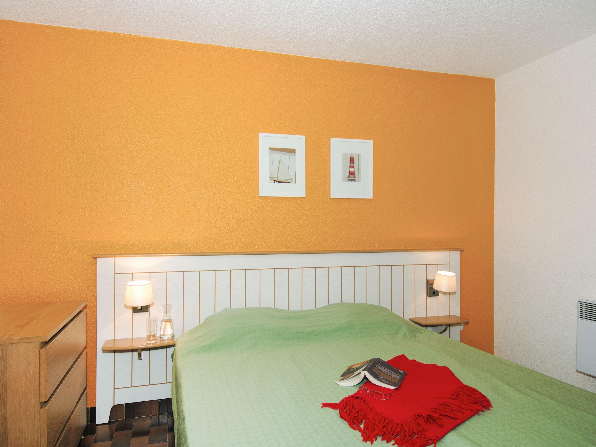 Foto 17 - Appartamento con 1 camera da letto a Agde con piscina e vista mare
