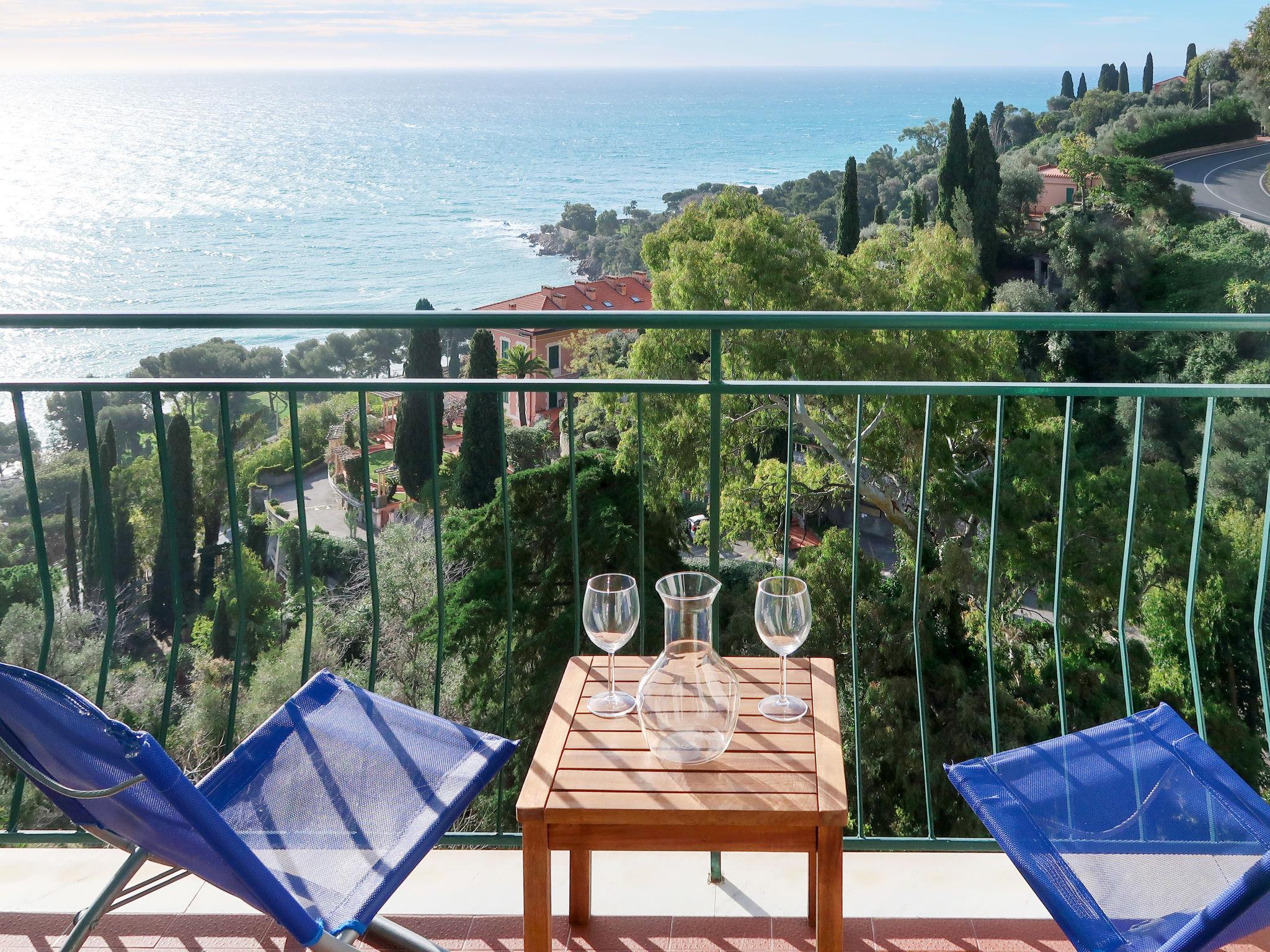Foto 1 - Apartment mit 1 Schlafzimmer in Ventimiglia mit terrasse und blick aufs meer