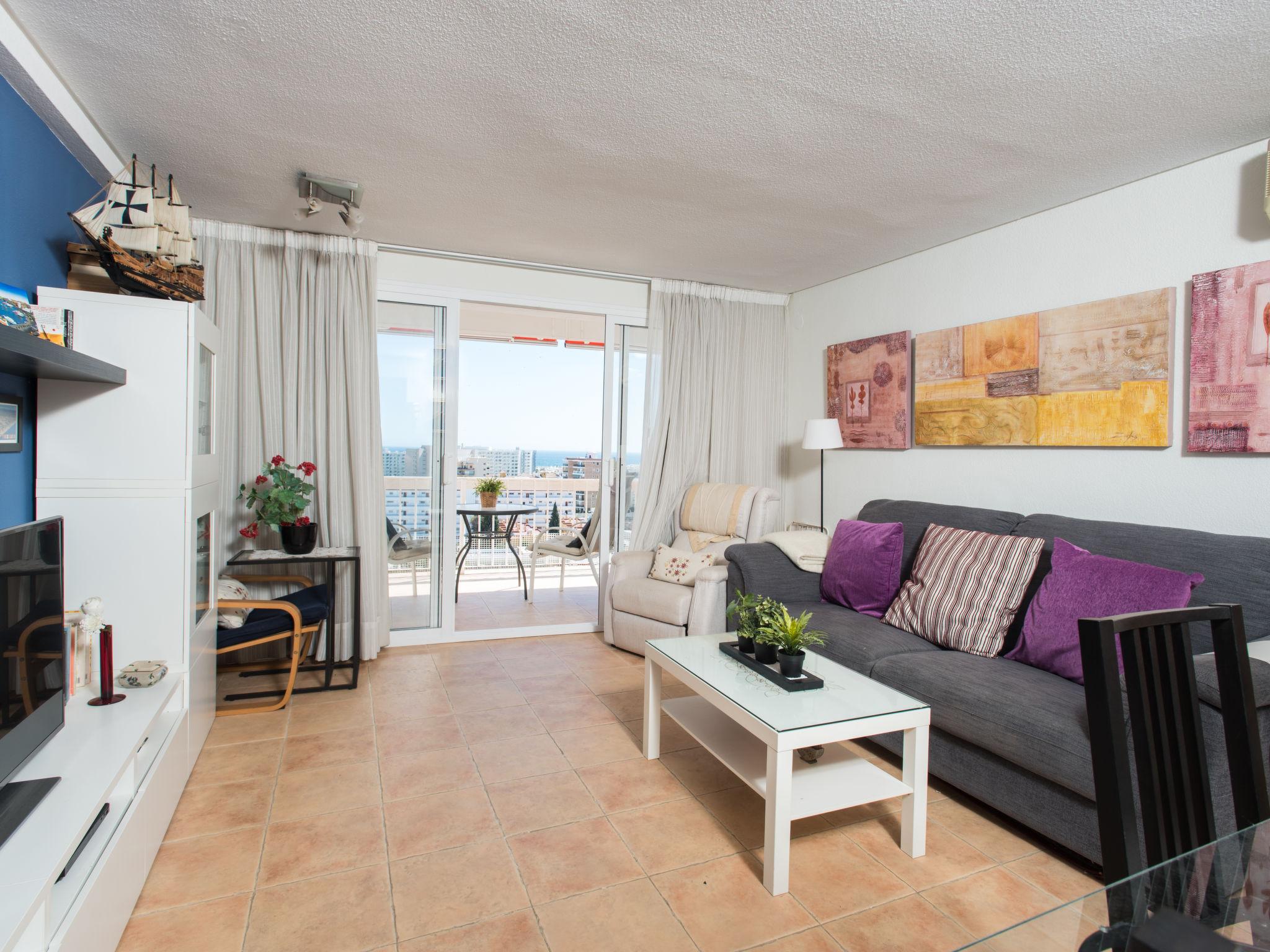 Foto 2 - Apartamento de 2 quartos em Torremolinos com terraço e vistas do mar