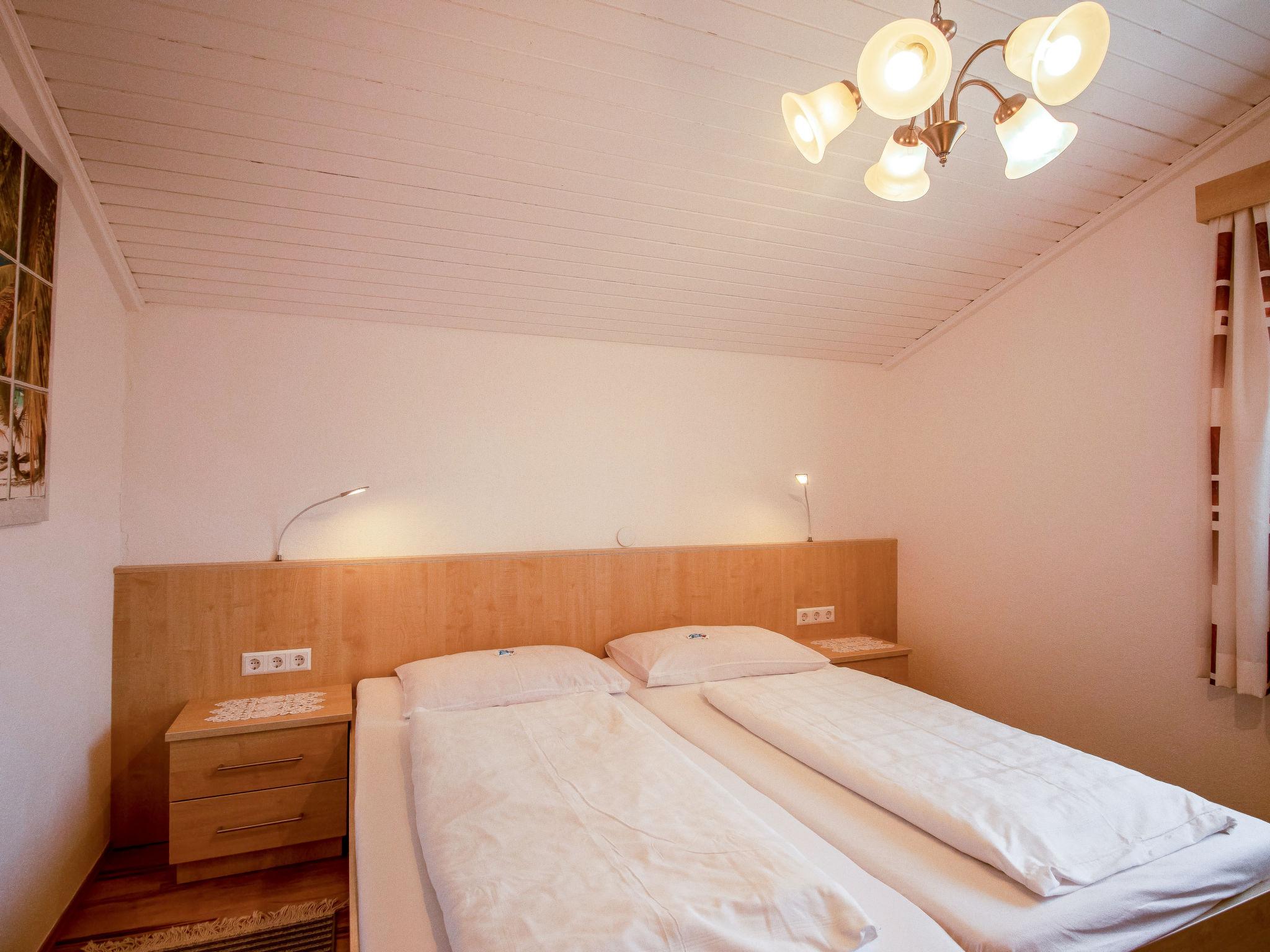 Foto 6 - Appartamento con 2 camere da letto a Sankt Kanzian am Klopeiner See con vista sulle montagne
