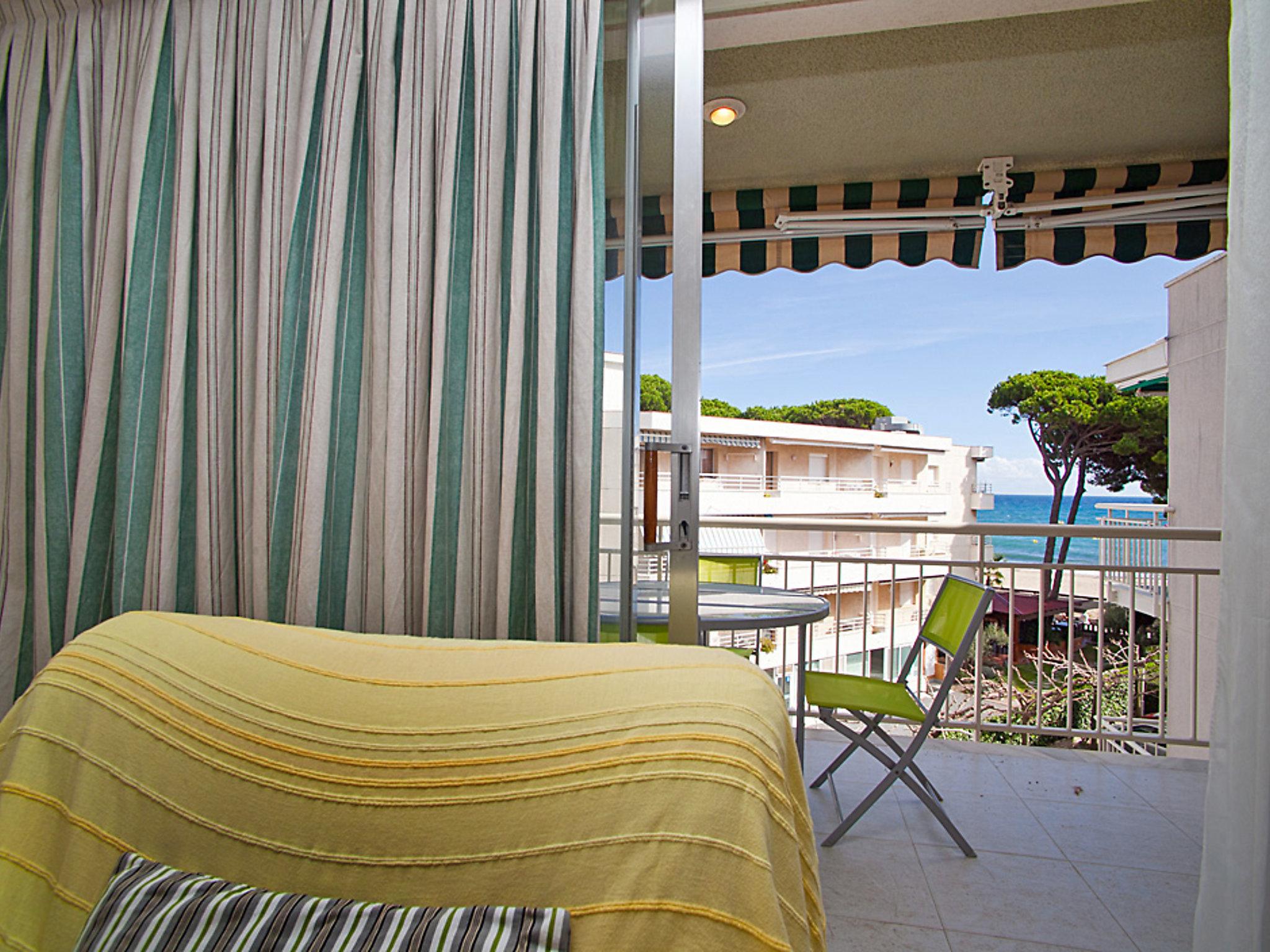 Foto 2 - Appartamento con 2 camere da letto a Cambrils con giardino e vista mare