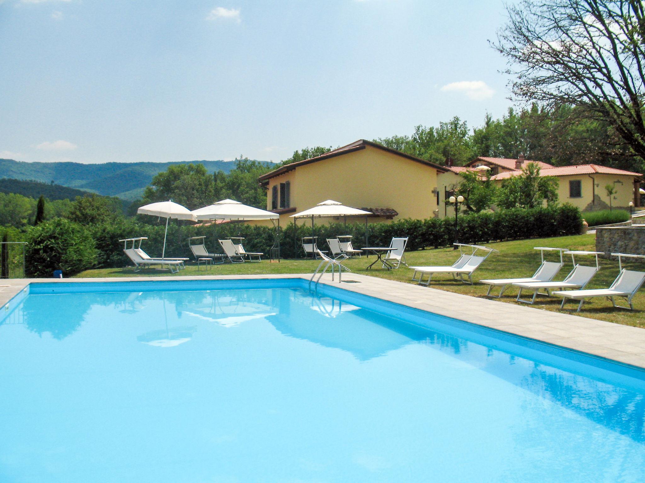 Foto 52 - Casa de 2 quartos em Bucine com piscina e jardim