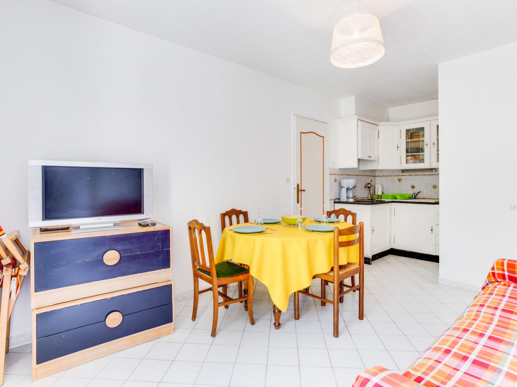 Foto 2 - Apartamento de 1 habitación en Cabourg con vistas al mar