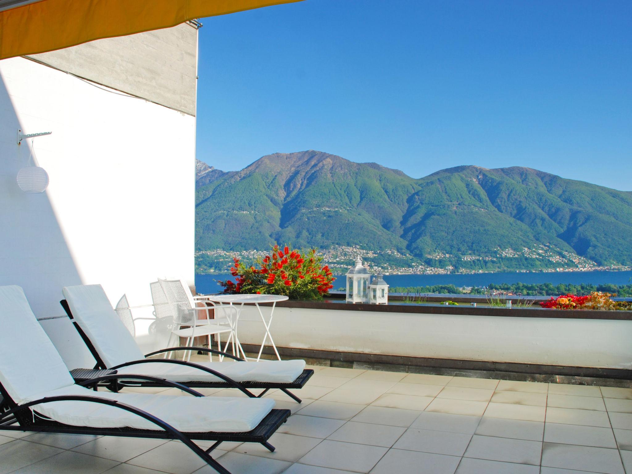 Foto 5 - Apartamento em Locarno com piscina e jardim