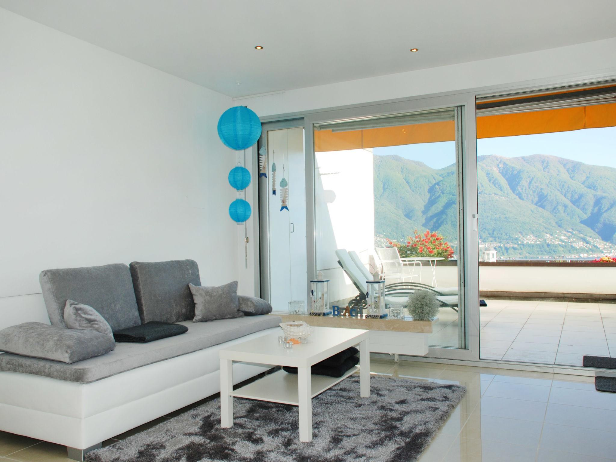 Photo 3 - Apartment in Locarno with swimming pool and mountain view