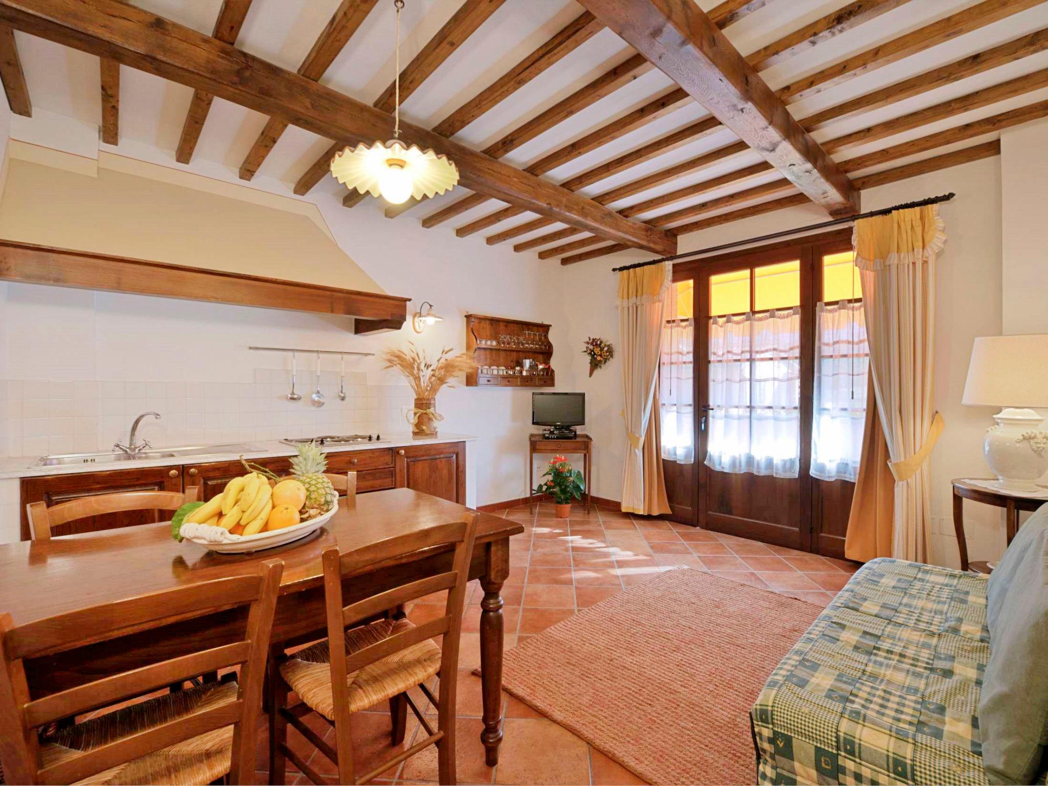 Photo 14 - 1 bedroom Apartment in San Gimignano with swimming pool and garden