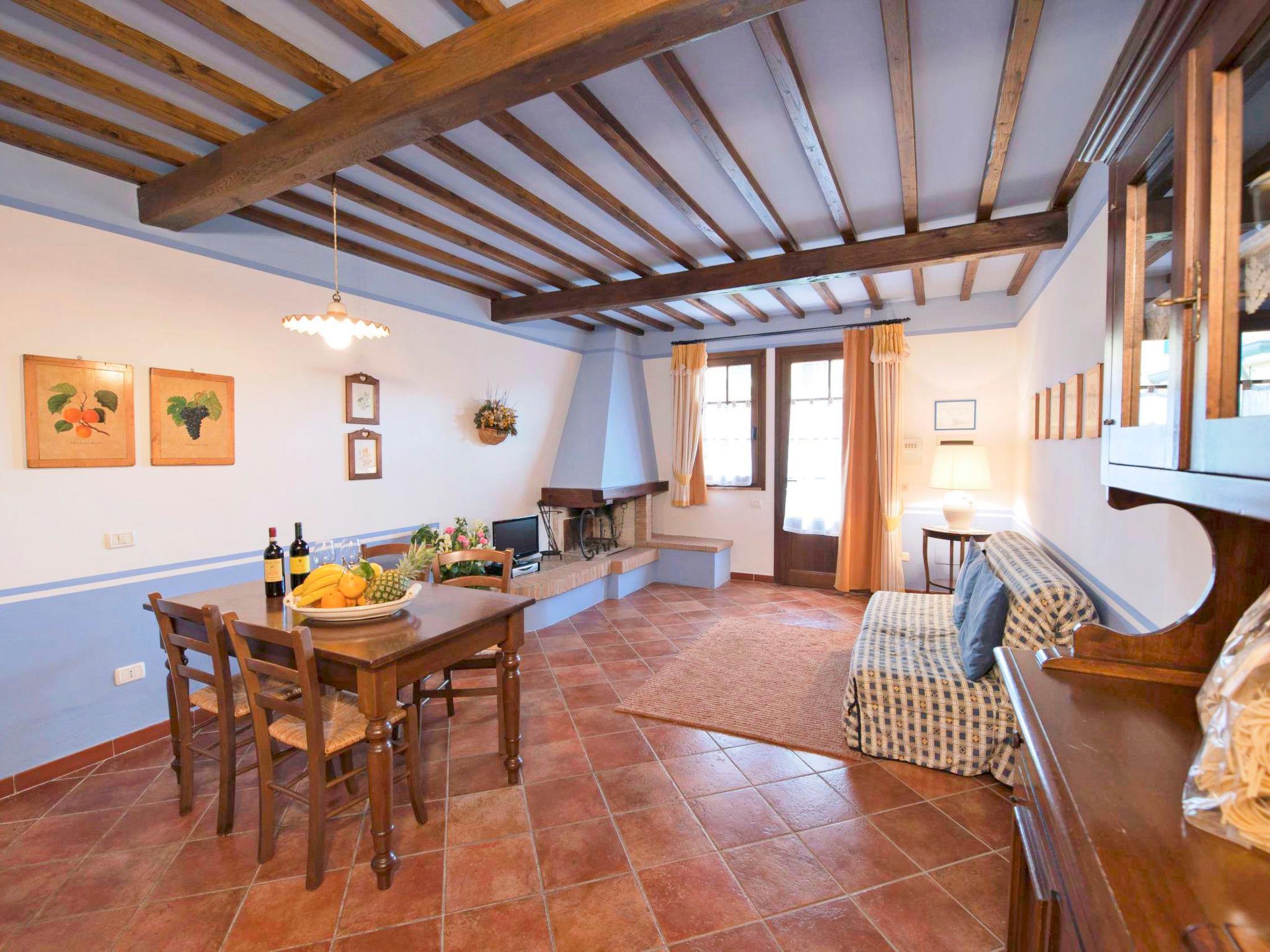 Photo 9 - 1 bedroom Apartment in San Gimignano with swimming pool and terrace