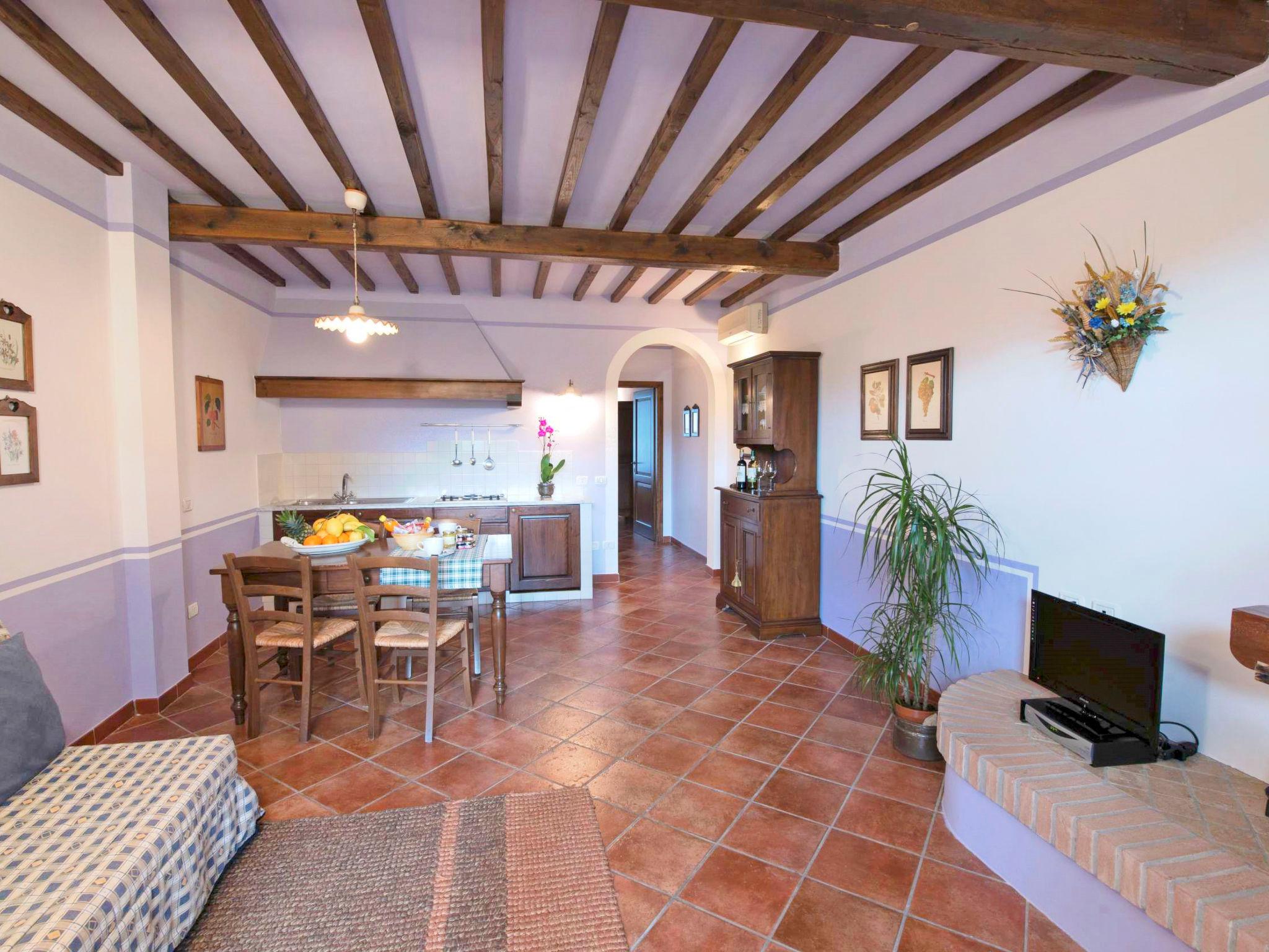 Photo 4 - 1 bedroom Apartment in San Gimignano with swimming pool and garden